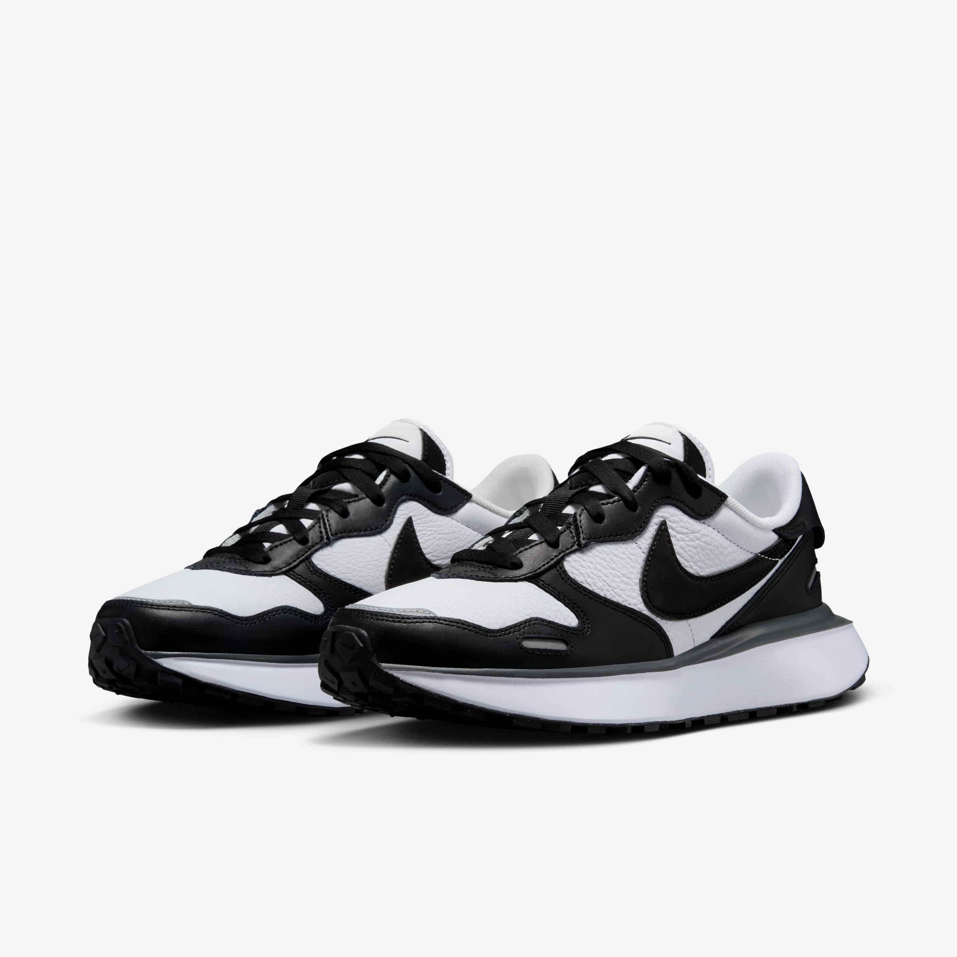 Nike Phoenix Waffle Leather image number 4