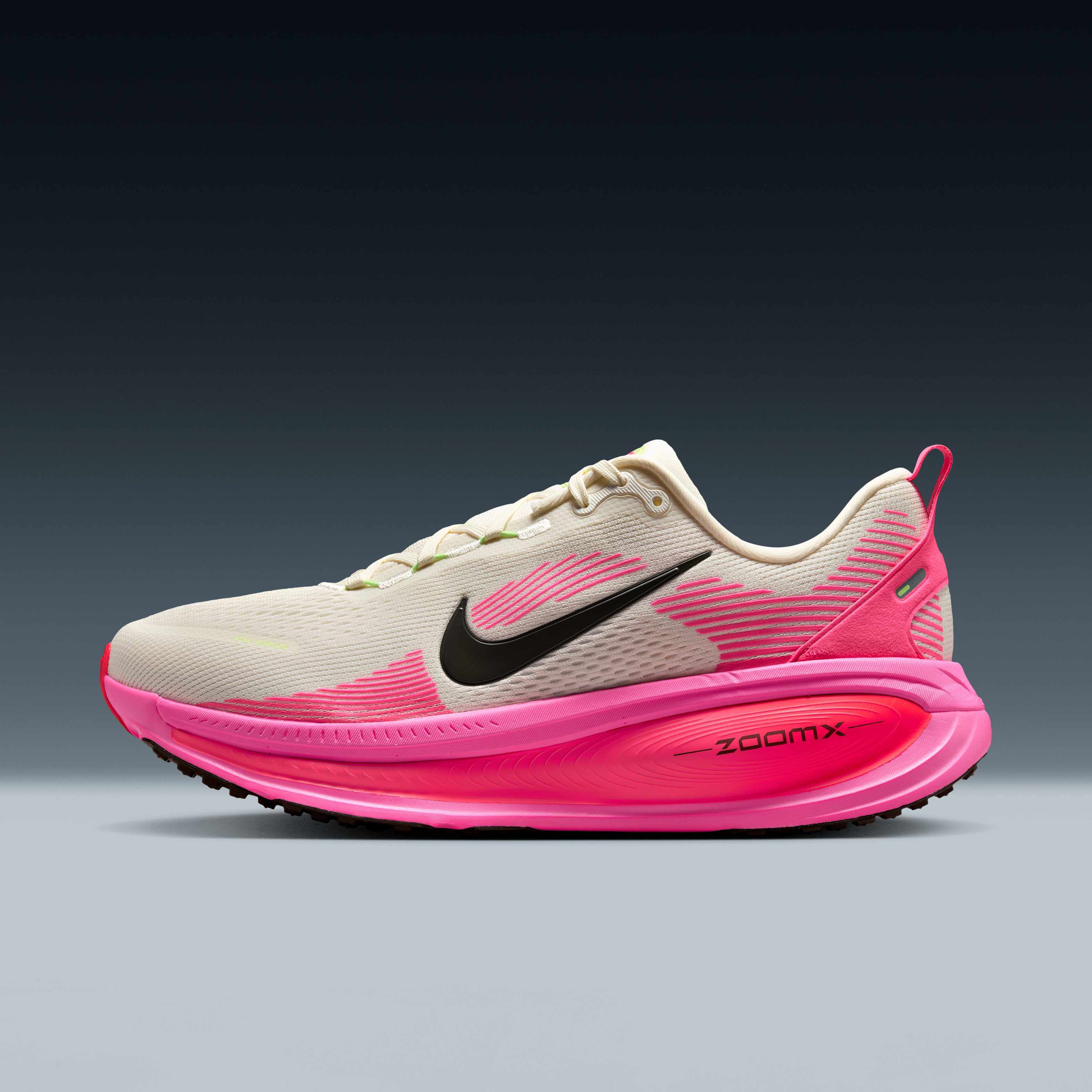 スパイク・シューズ Nike VOMERO18 ランナーの声が導いた、ナイキ ボメロ 18誕生の裏側.オンライン