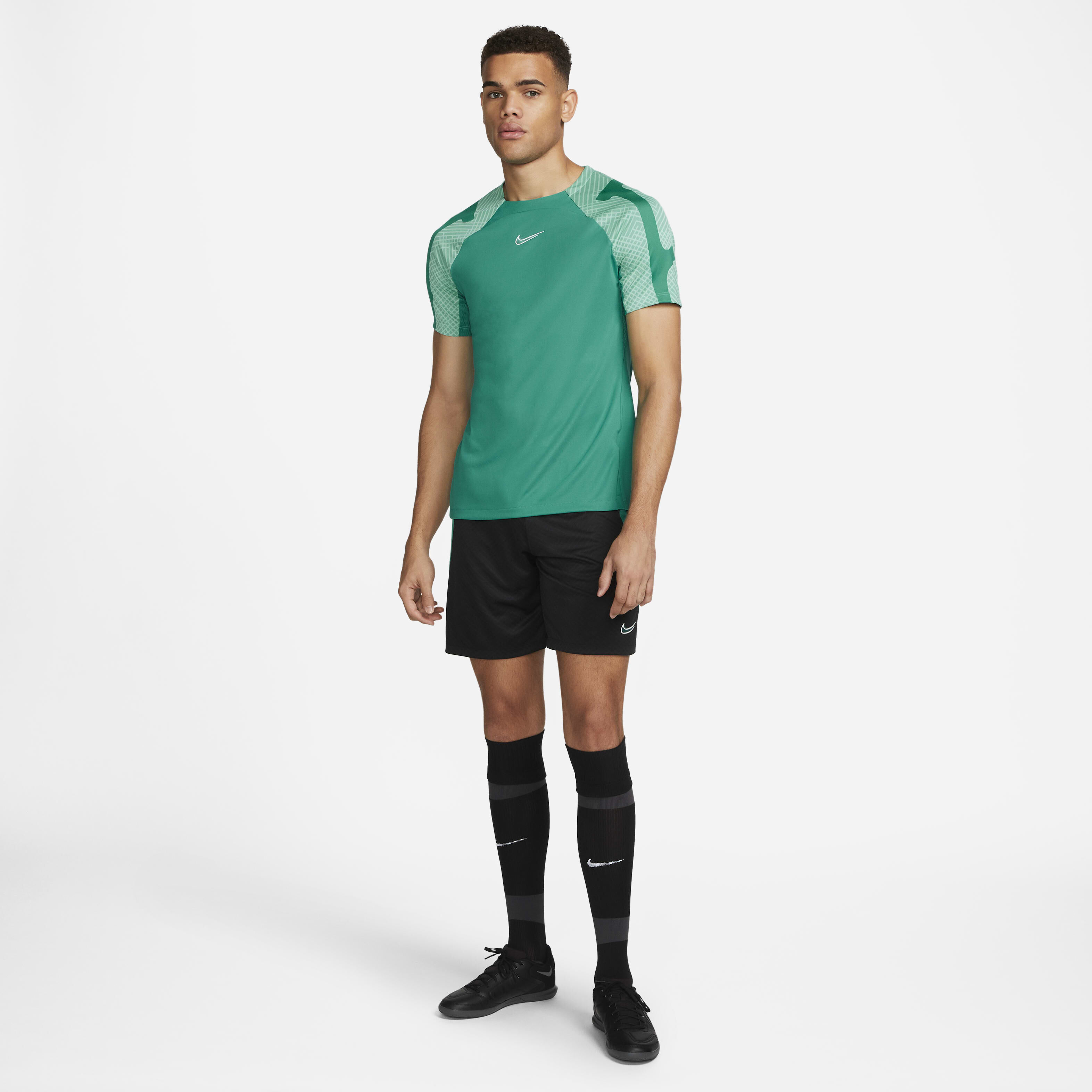 Nike Dri-FIT Strike image number 4