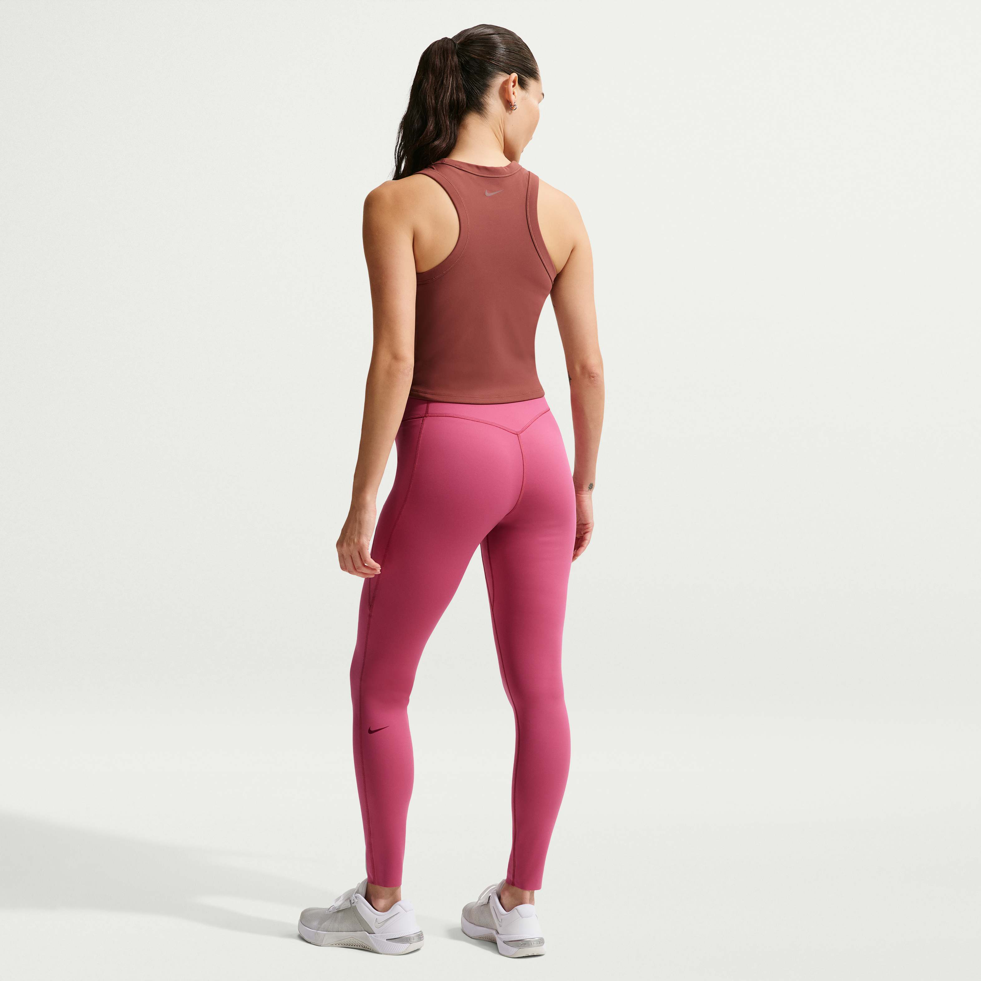 Nike Universa image number 4