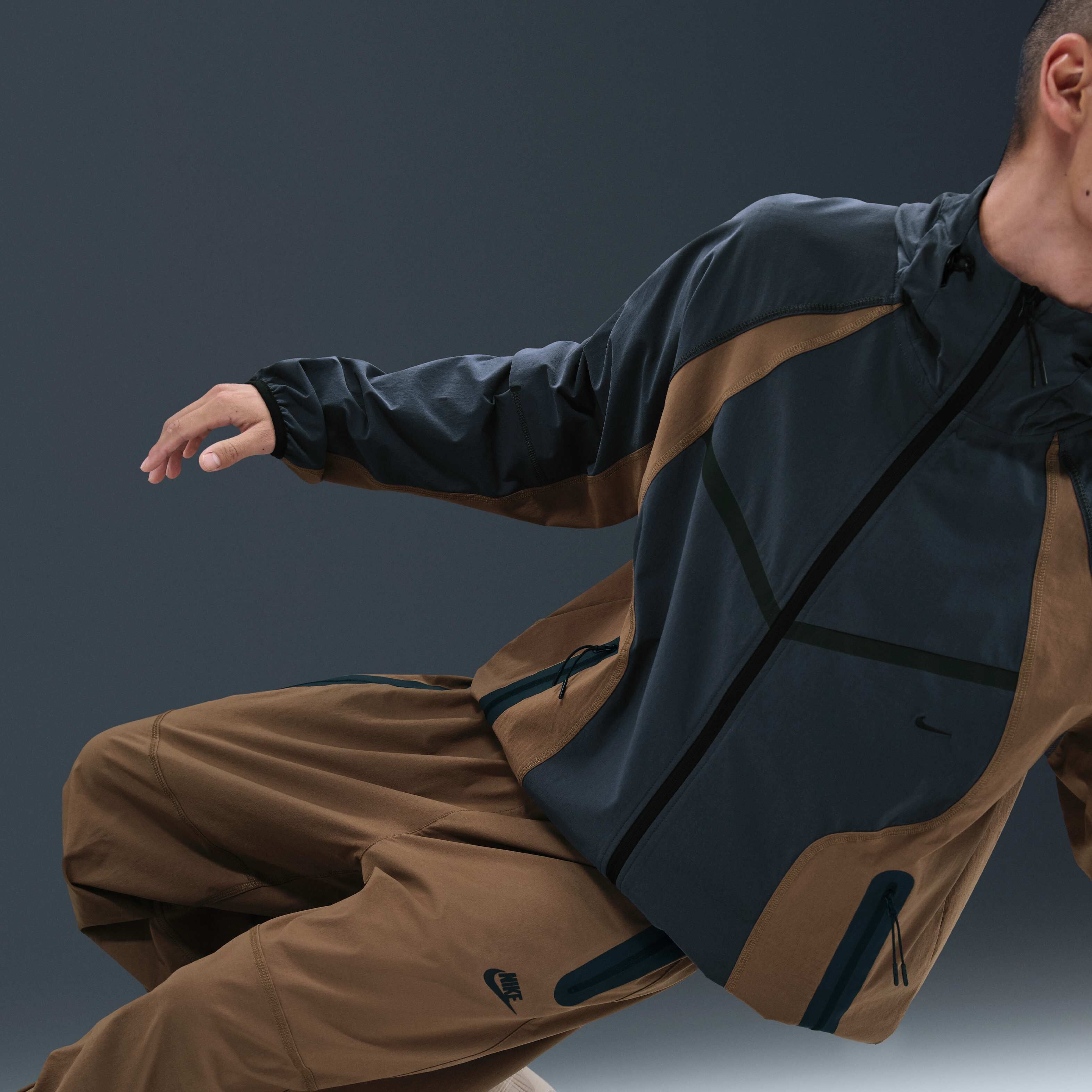 نايكي تك image number 4