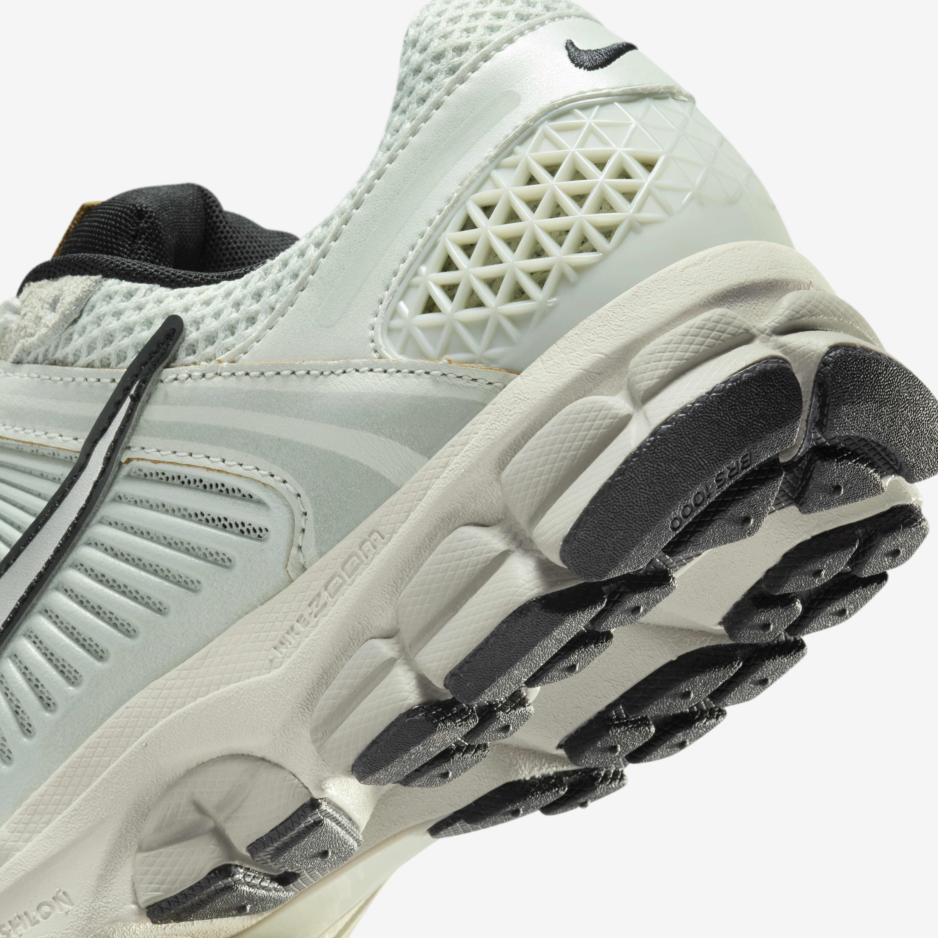 Nike vomero 45 online