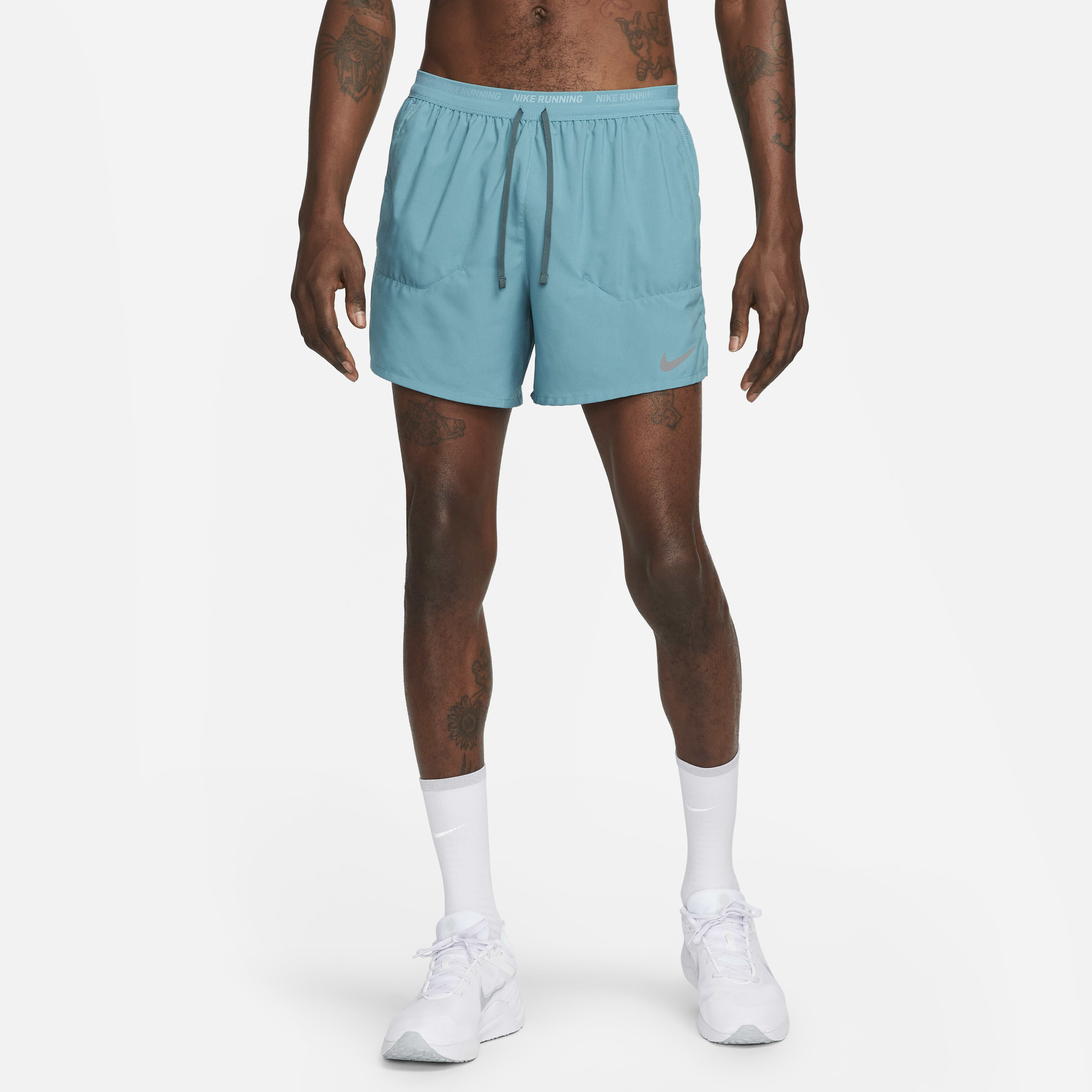 Nike Stride image number 0