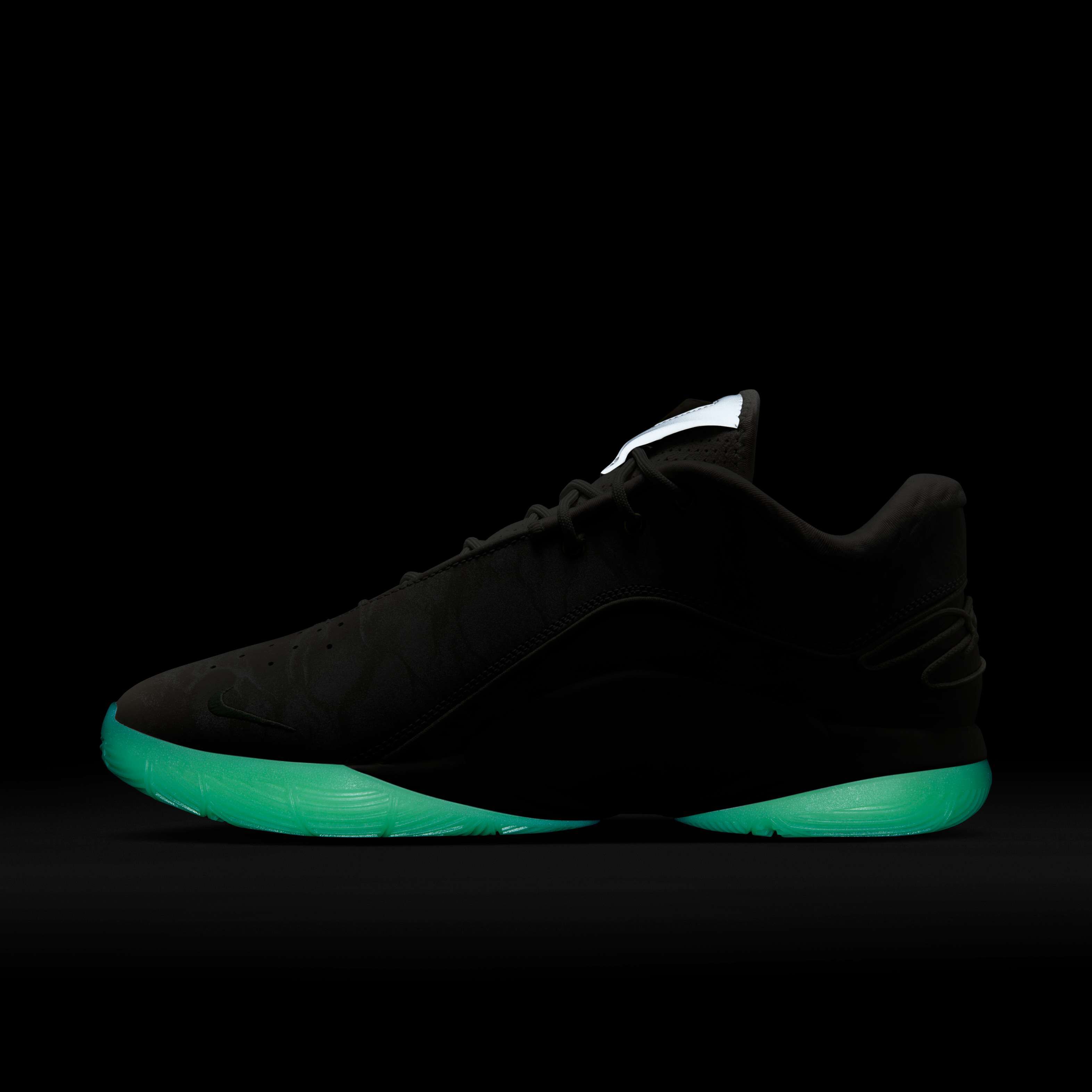 ليبرون XXII 'تانل فيجن' image number 10