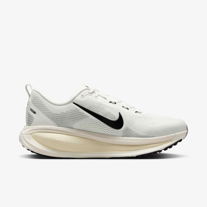 Nike Vomero 18 image number 2 Nike Vomero 18 image number 2