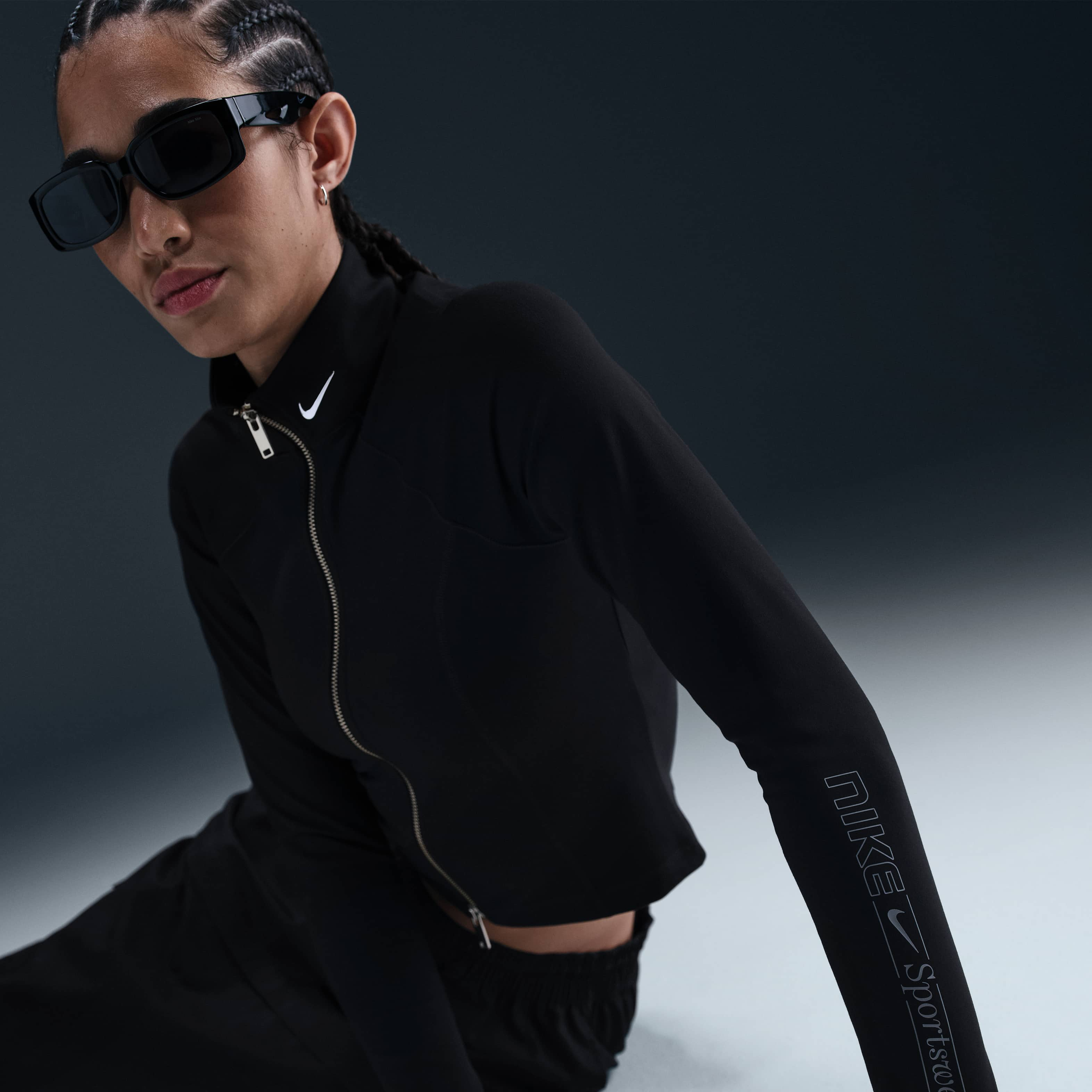 نايكي سبورتسوير image number 2