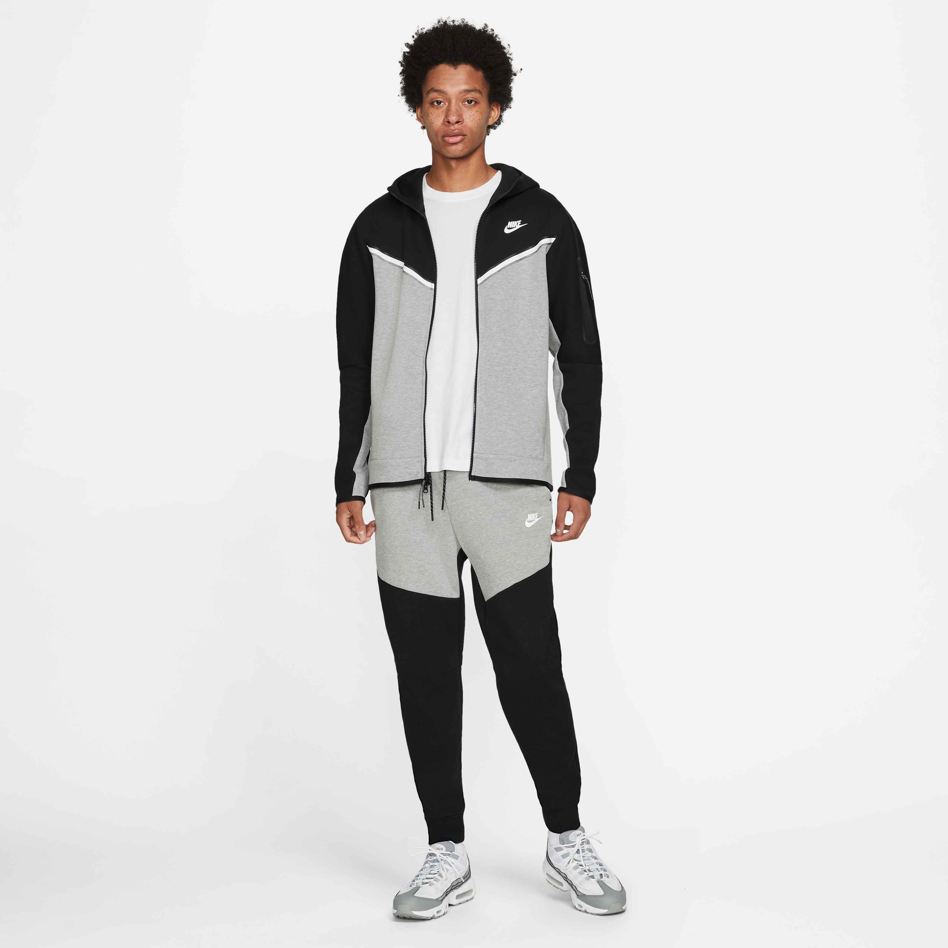 Nike Sportswear Tech Fleece image number 6