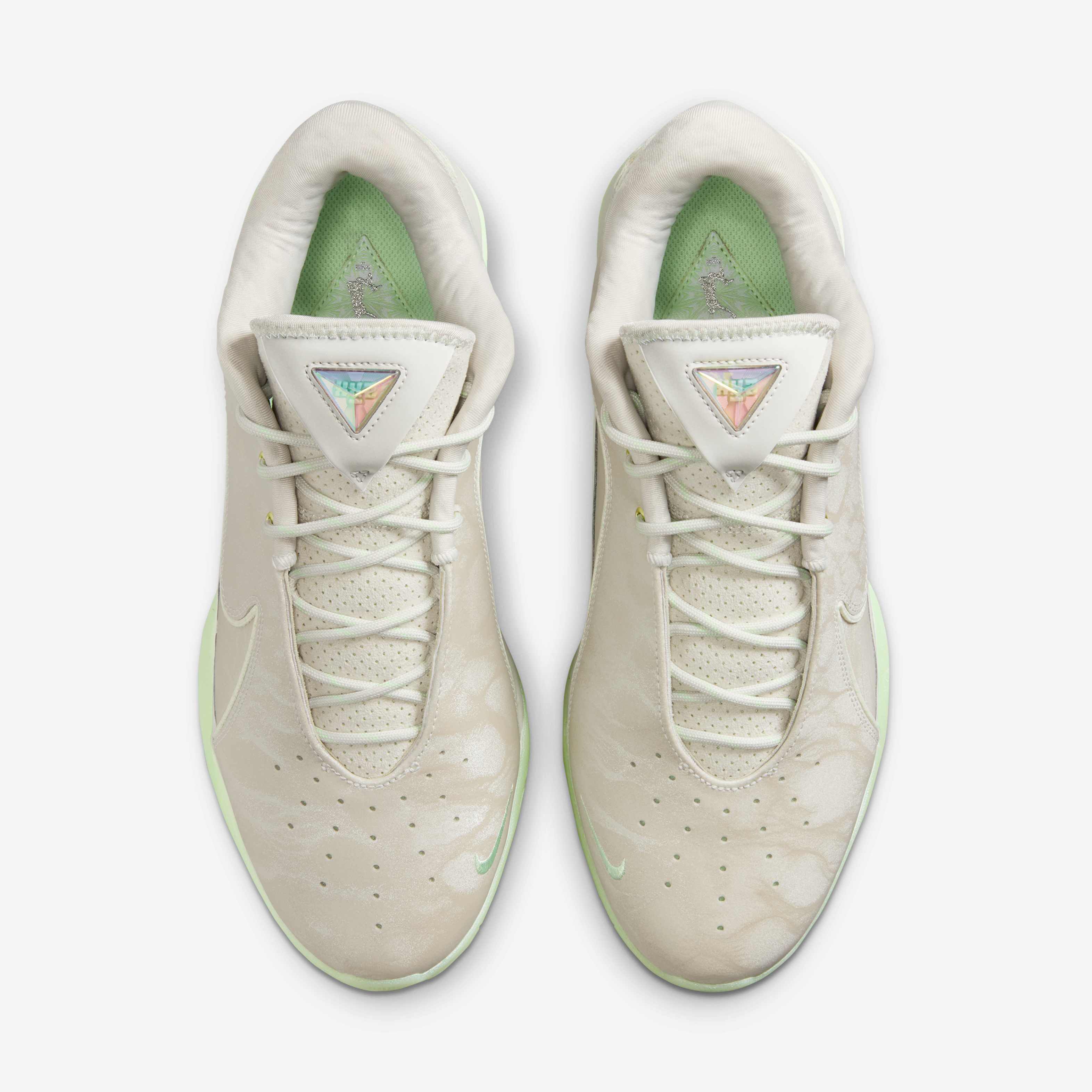 ليبرون XXII 'تانل فيجن' image number 3