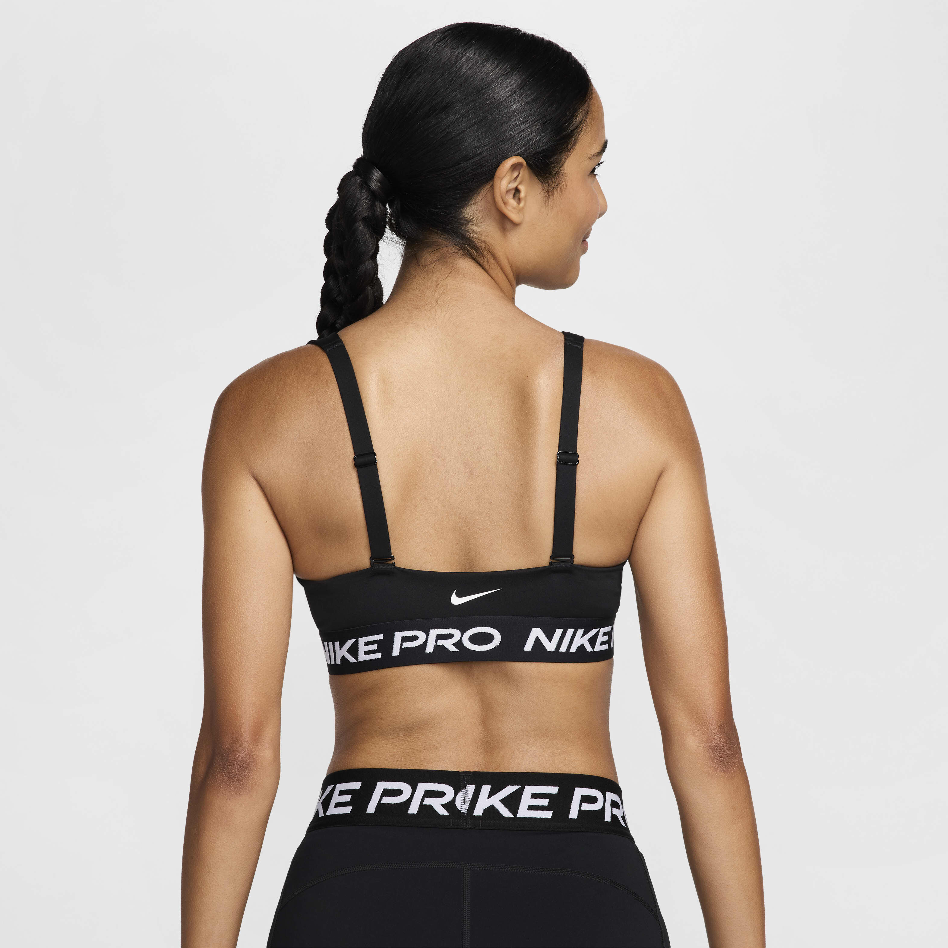 Nike Pro Indy Plunge image number 1
