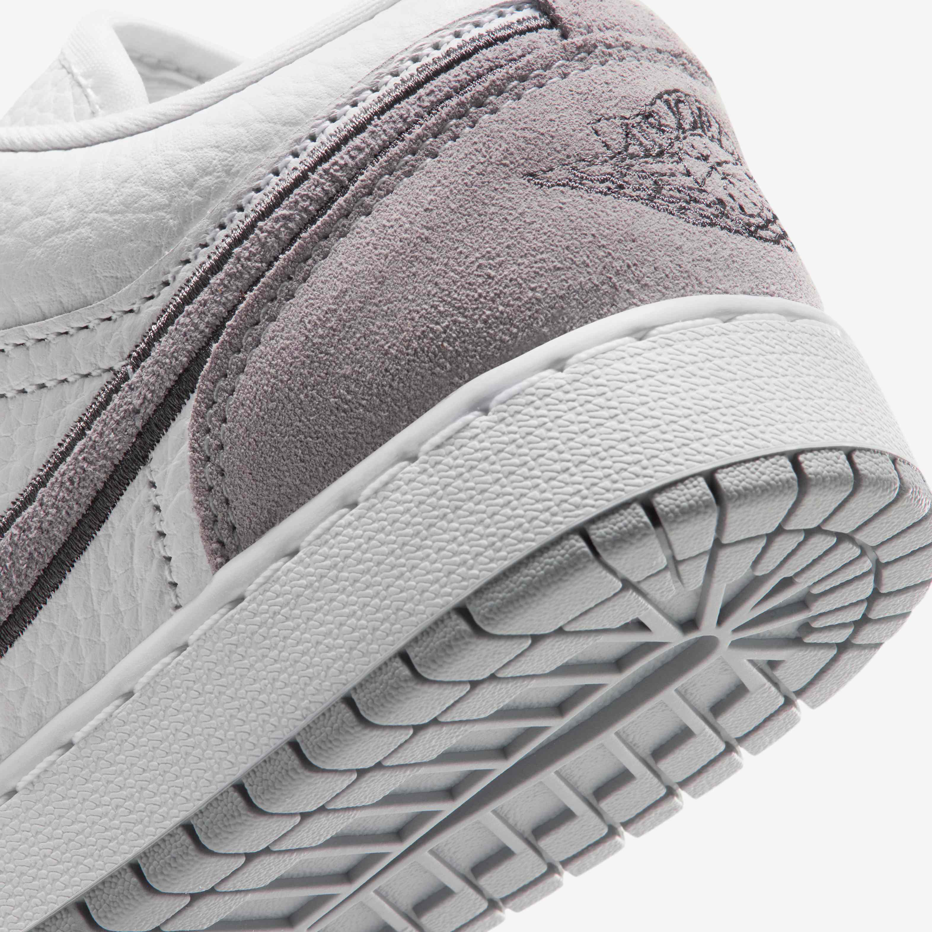 Air Jordan 1 Low SE image number 7