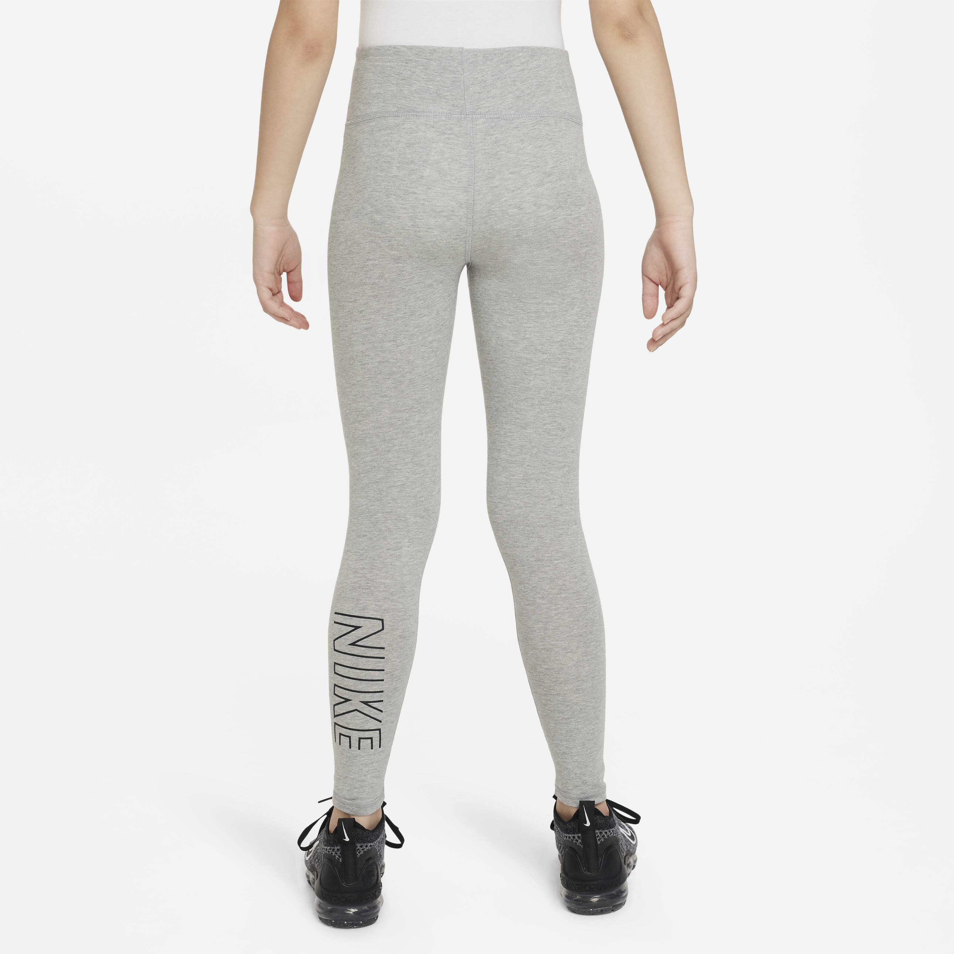 Nike Sportswear Favourites image number 1