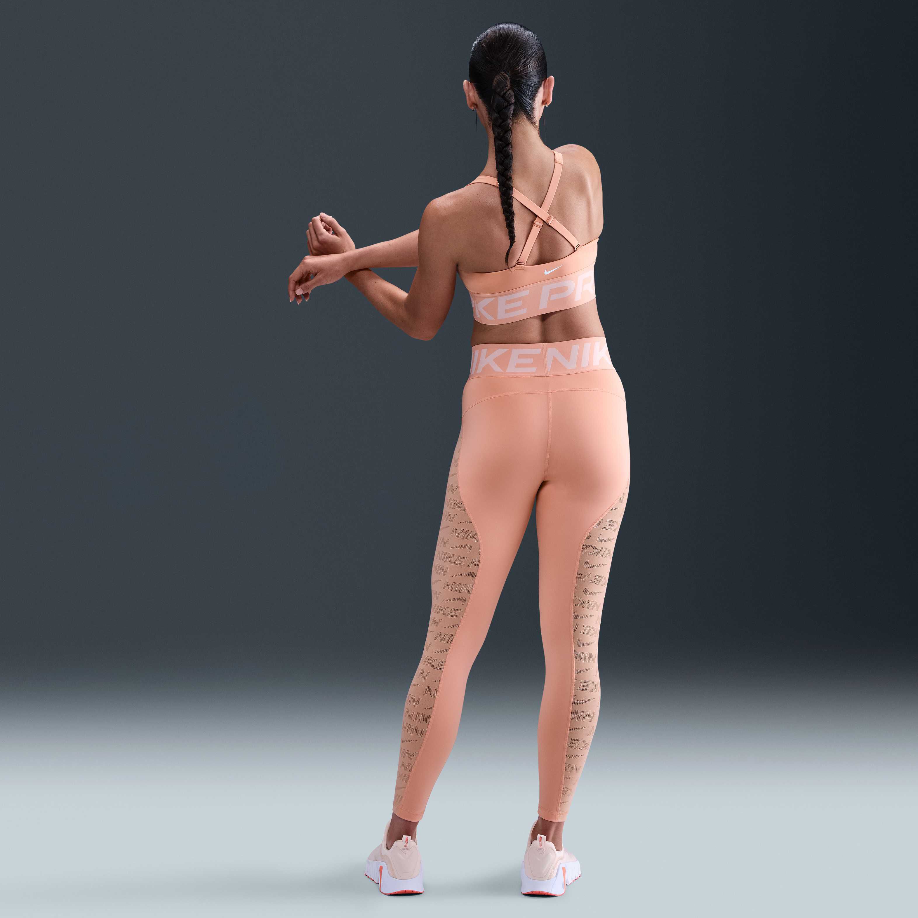 Nike Pro Sculpt image number 3