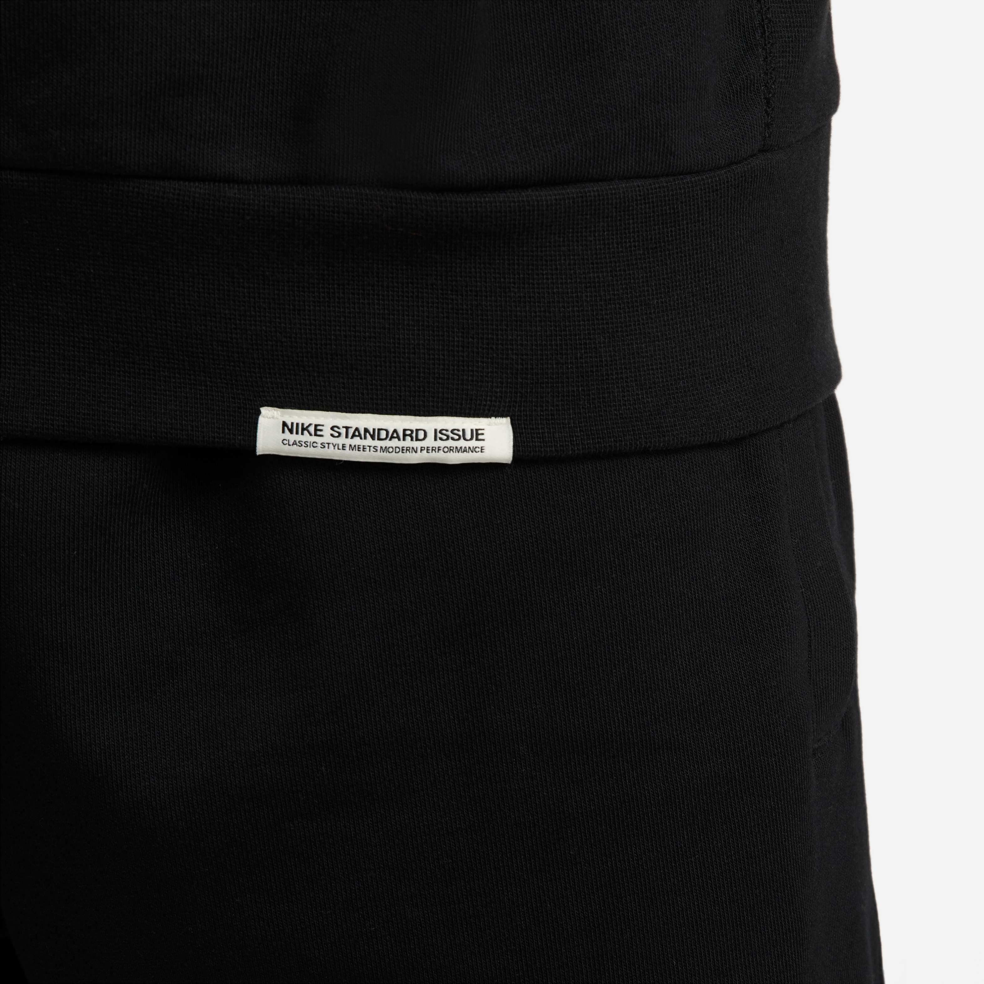 Nike Standard Issue image number 4