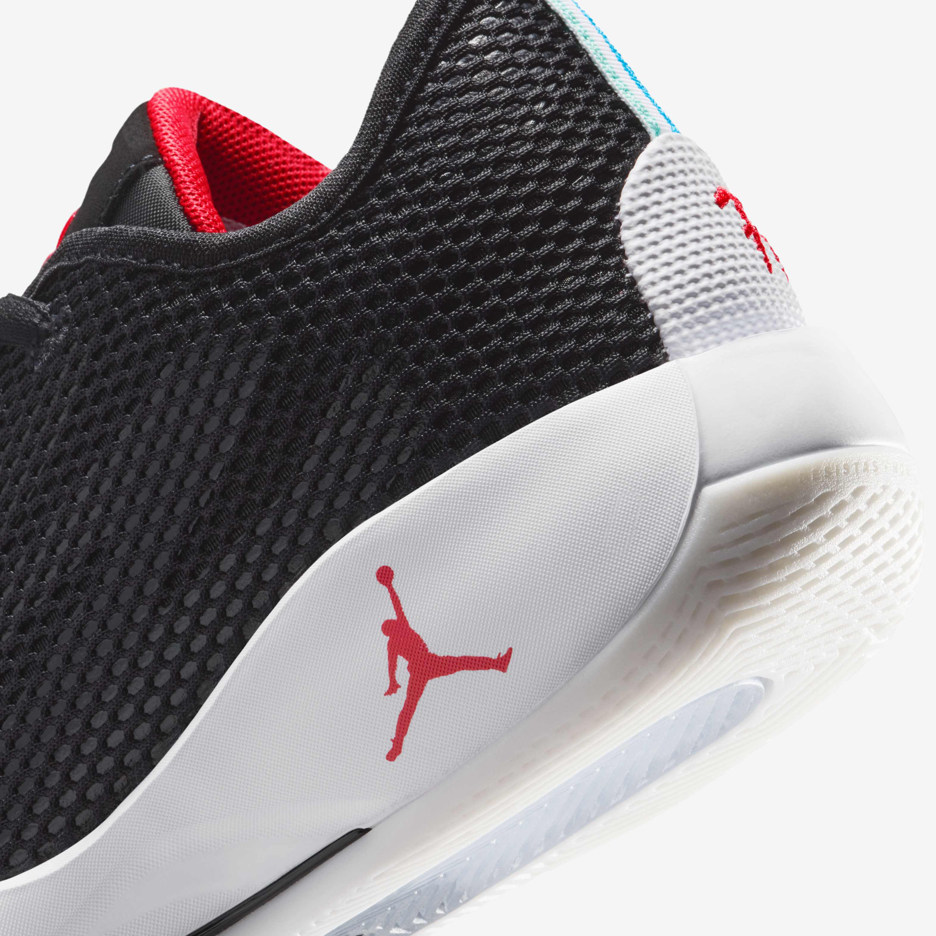 Luka 77 'Chili Red' image number 7