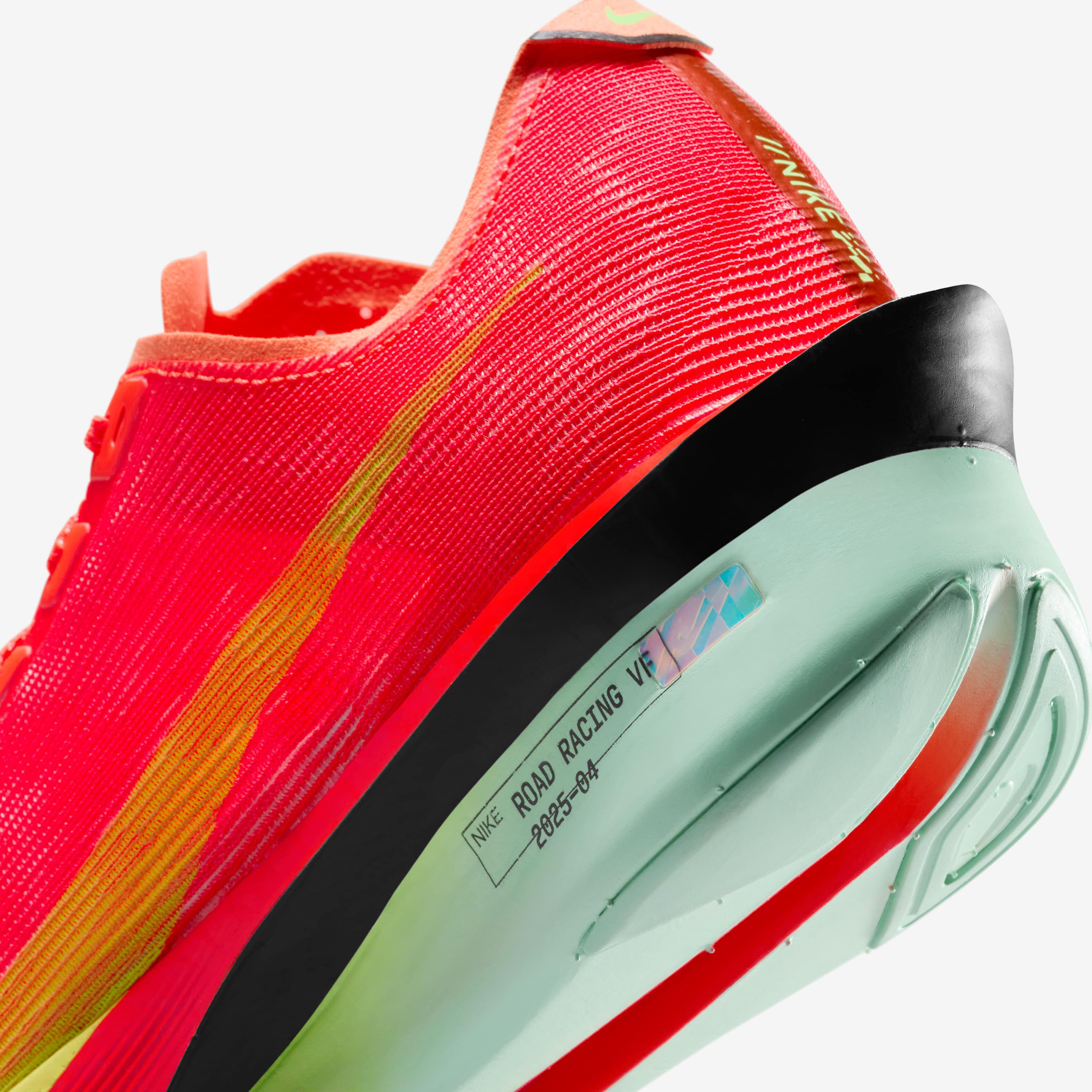 Nike Vaporfly 4 image number 7