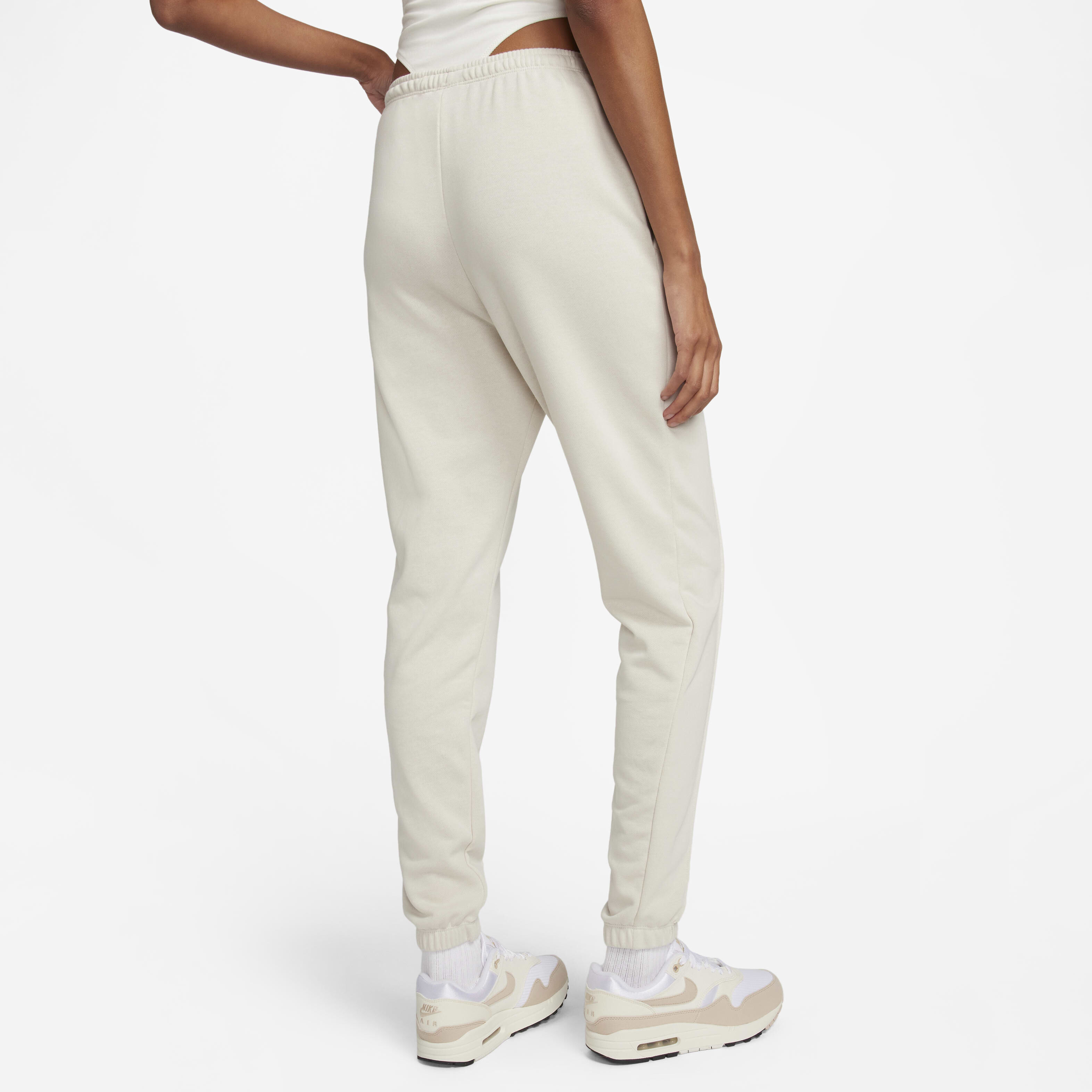 Women's slim fit nike tracksuit on sale
