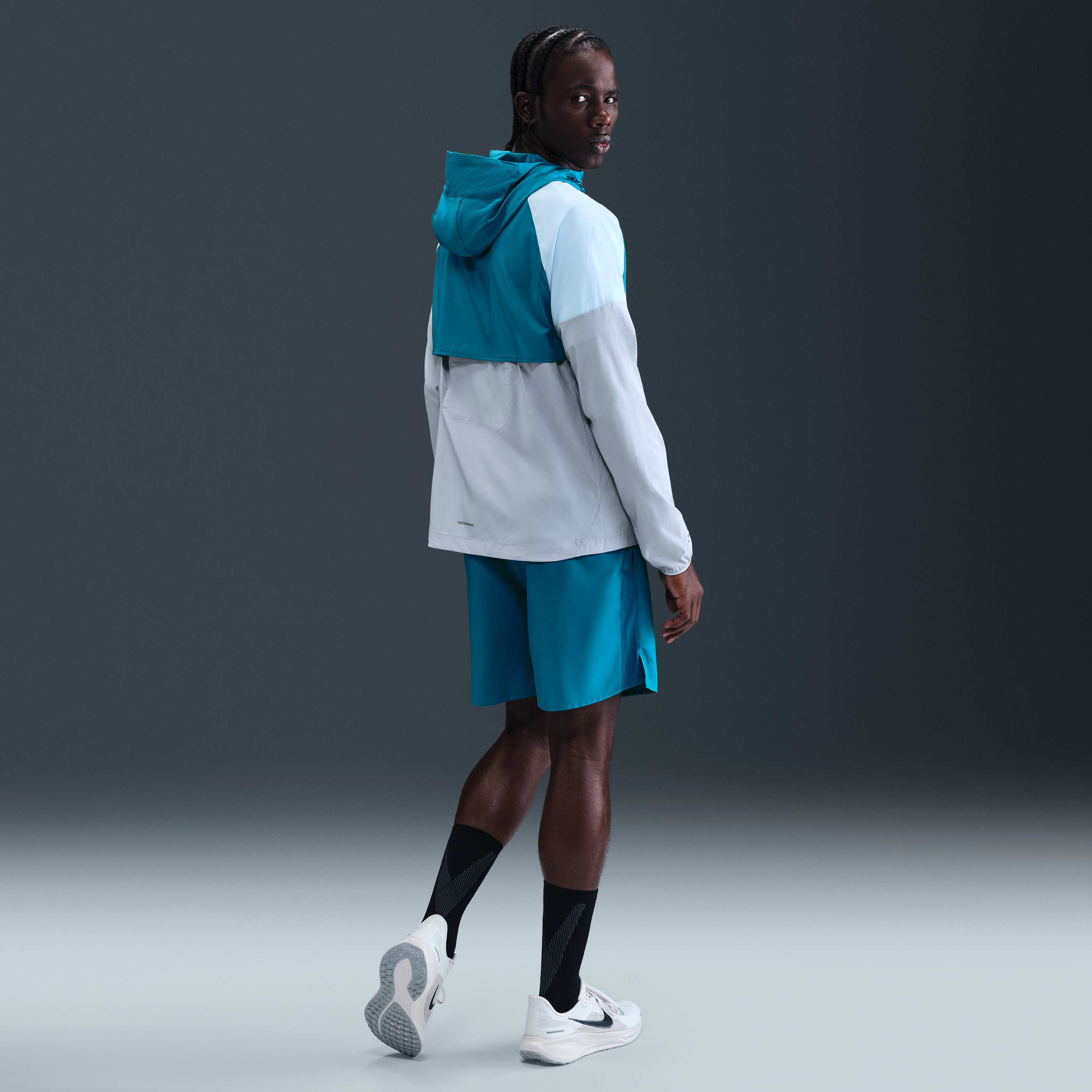 Nike Impossibly Light Windrunner image number 4