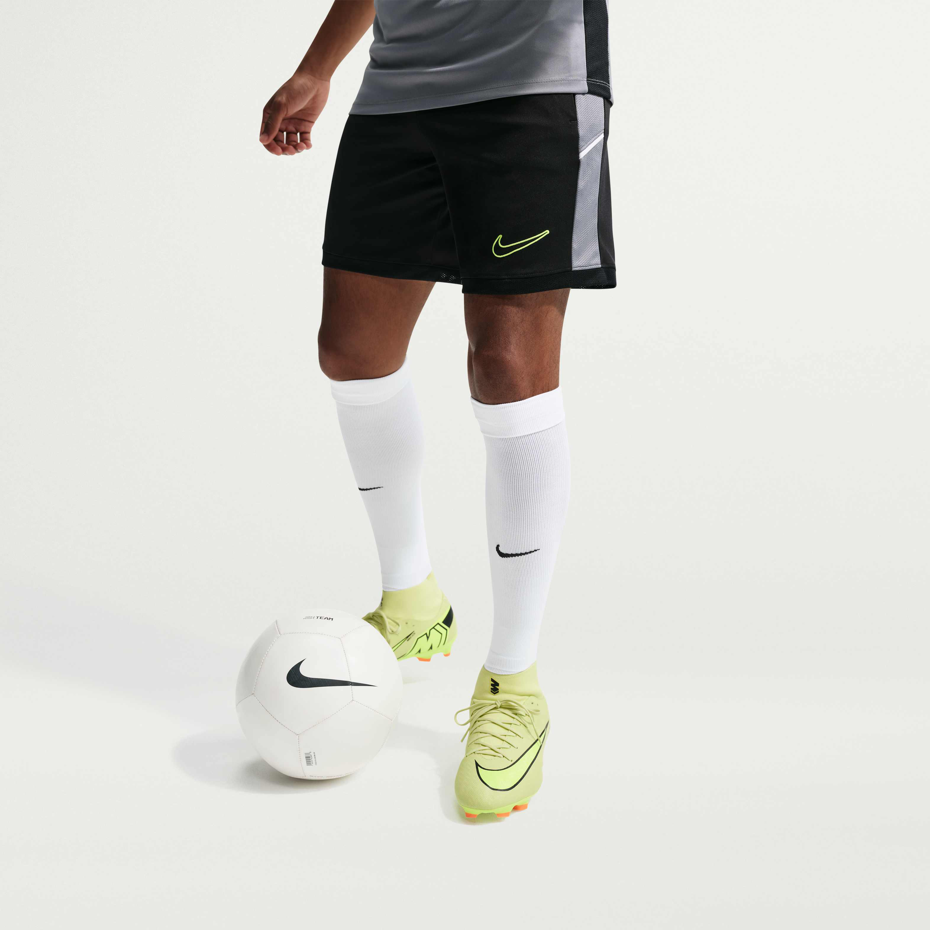 Nike Strike image number 3