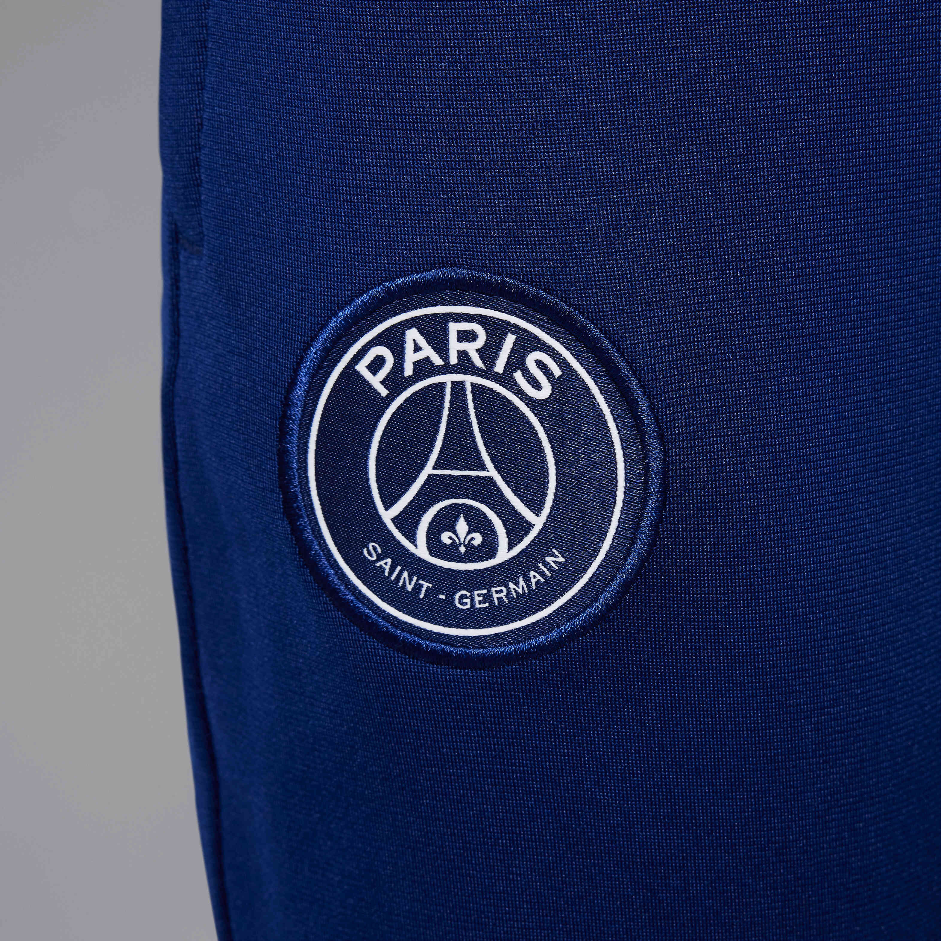 Paris Saint-Germain Strike Fourth image number 10