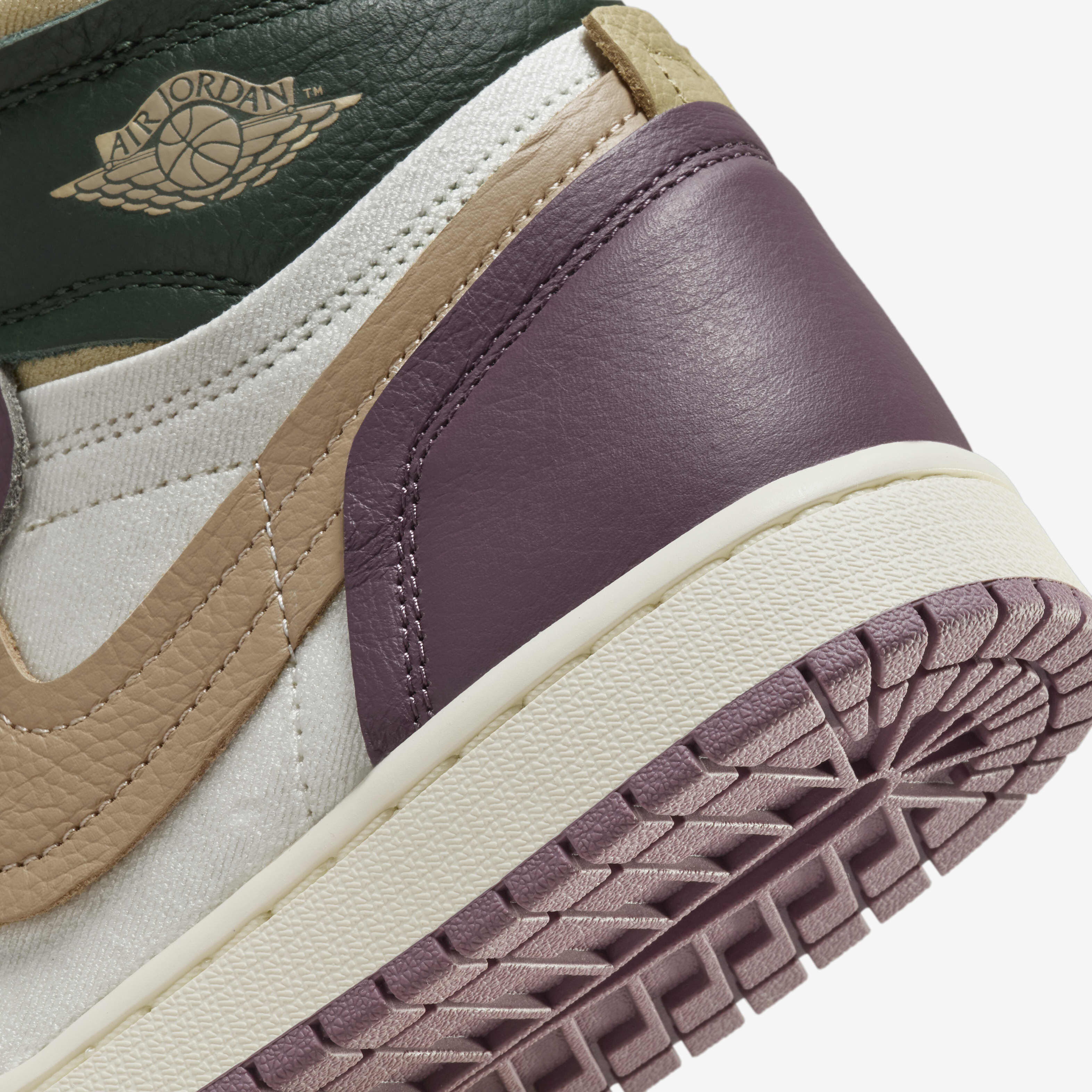 Air Jordan 1 MM High Shoes image number 7