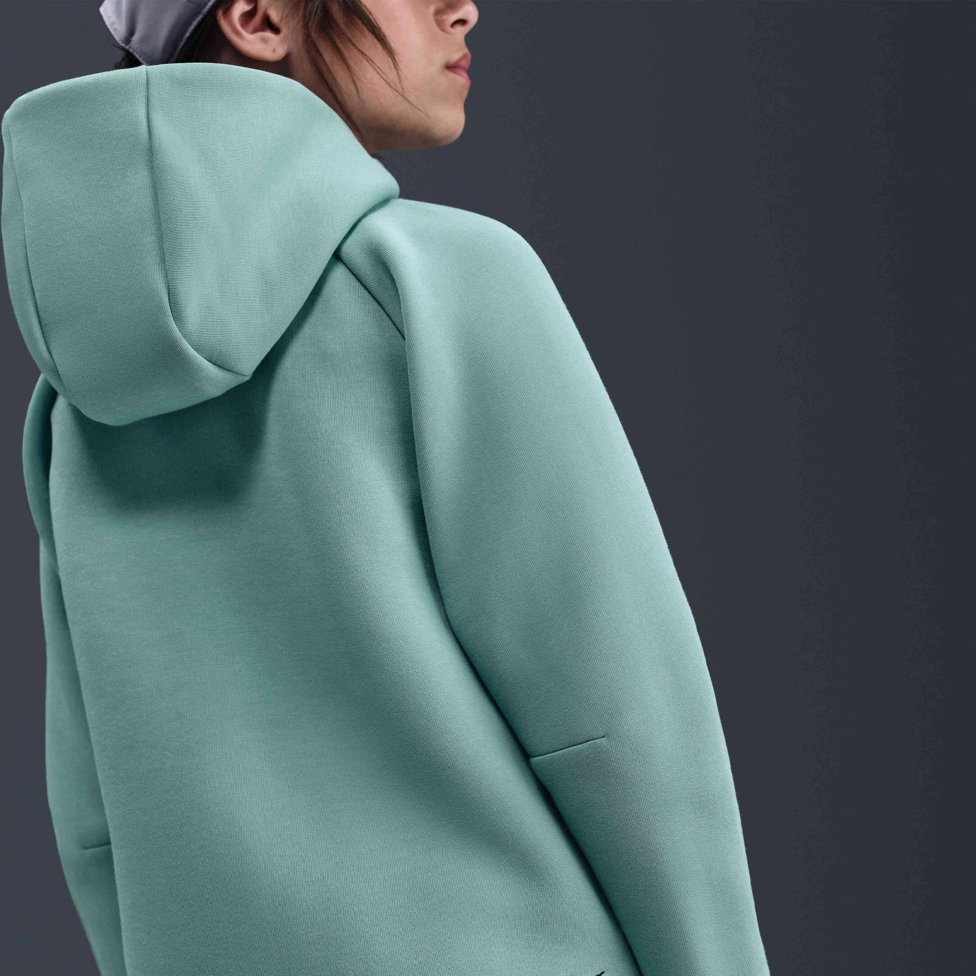 Nike Sportswear Tech Fleece image number 1