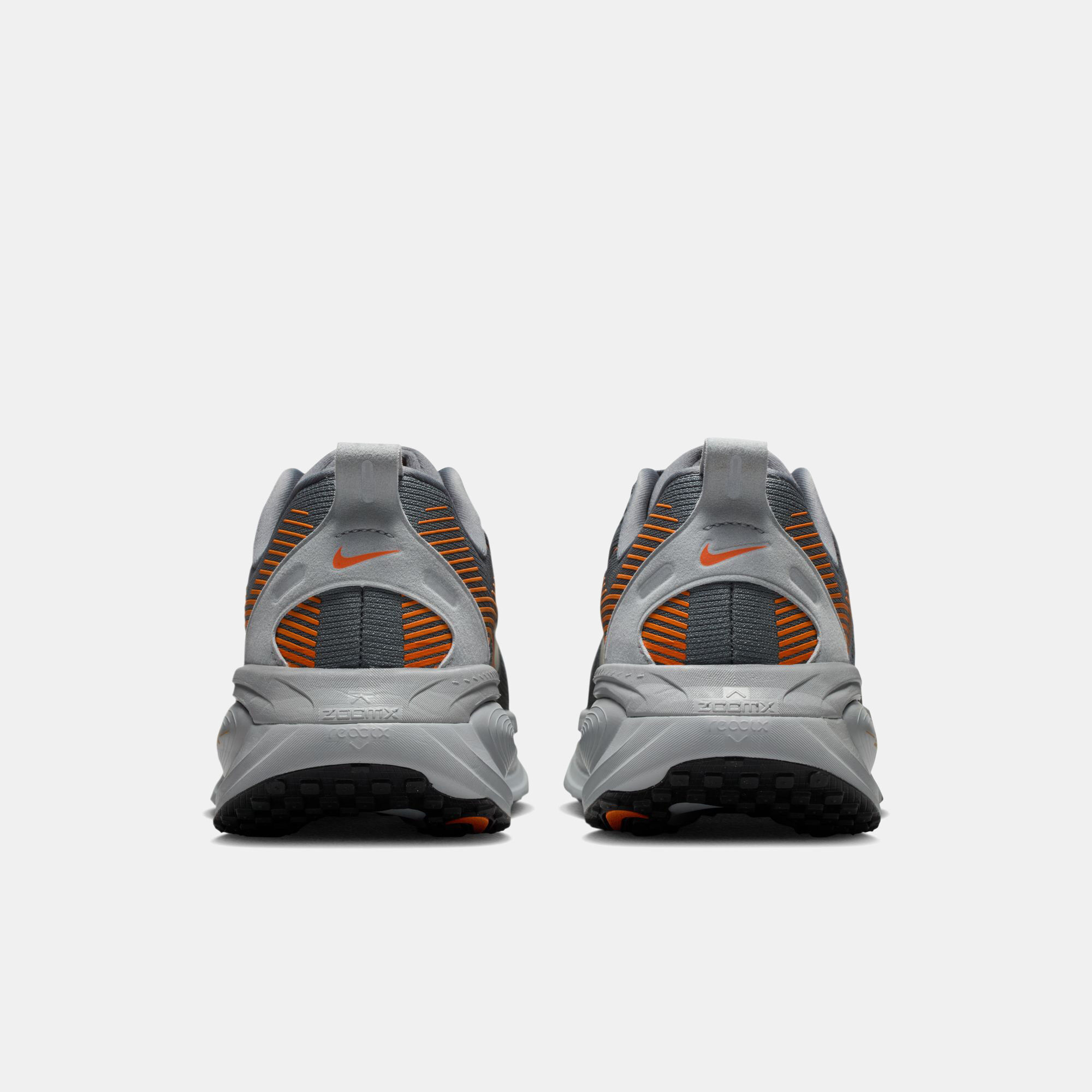 Nike Vomero 18 image number 1