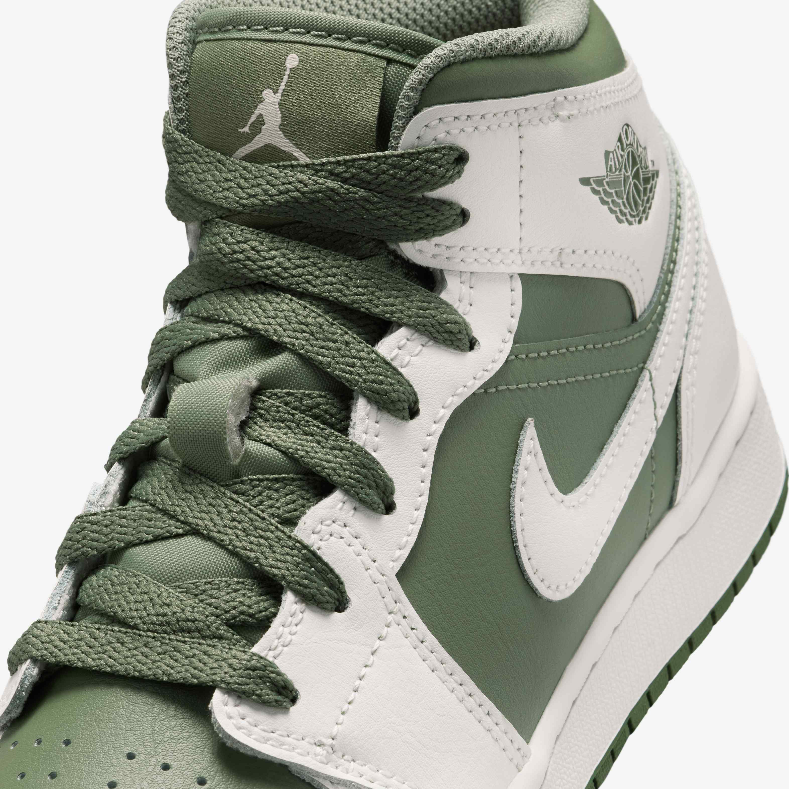 Air Jordan 1 Mid image number 6