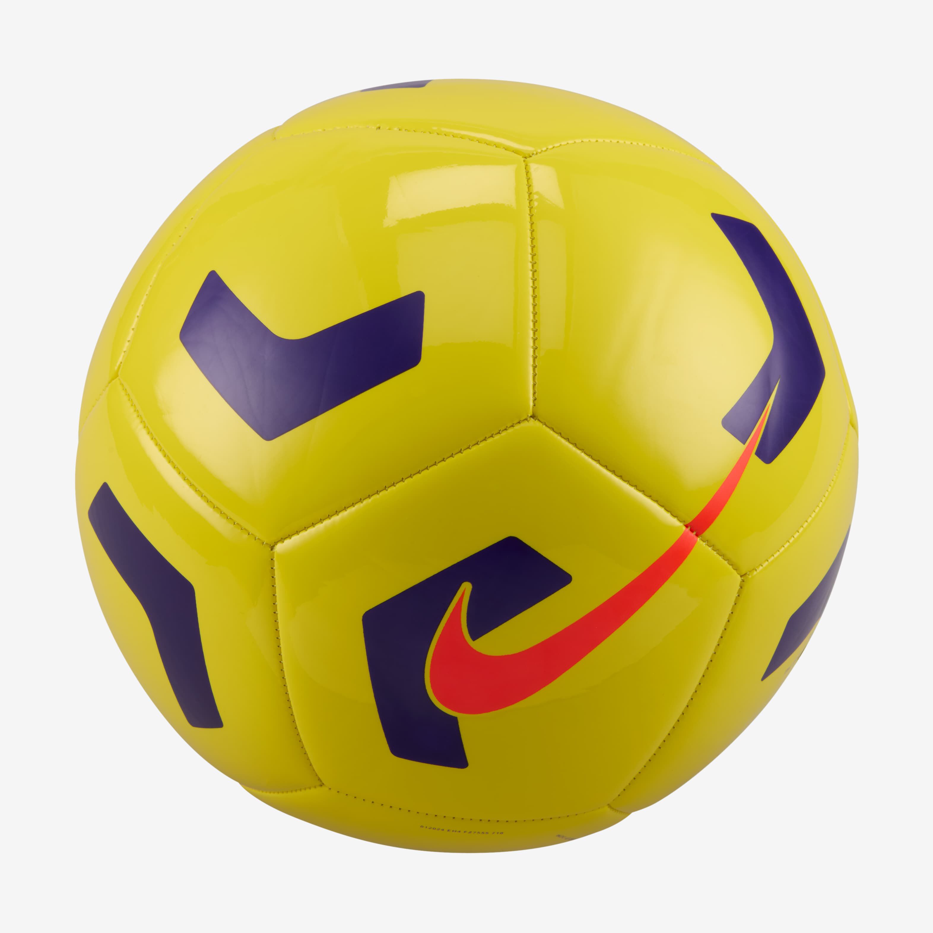 Nike Pitch image number 1