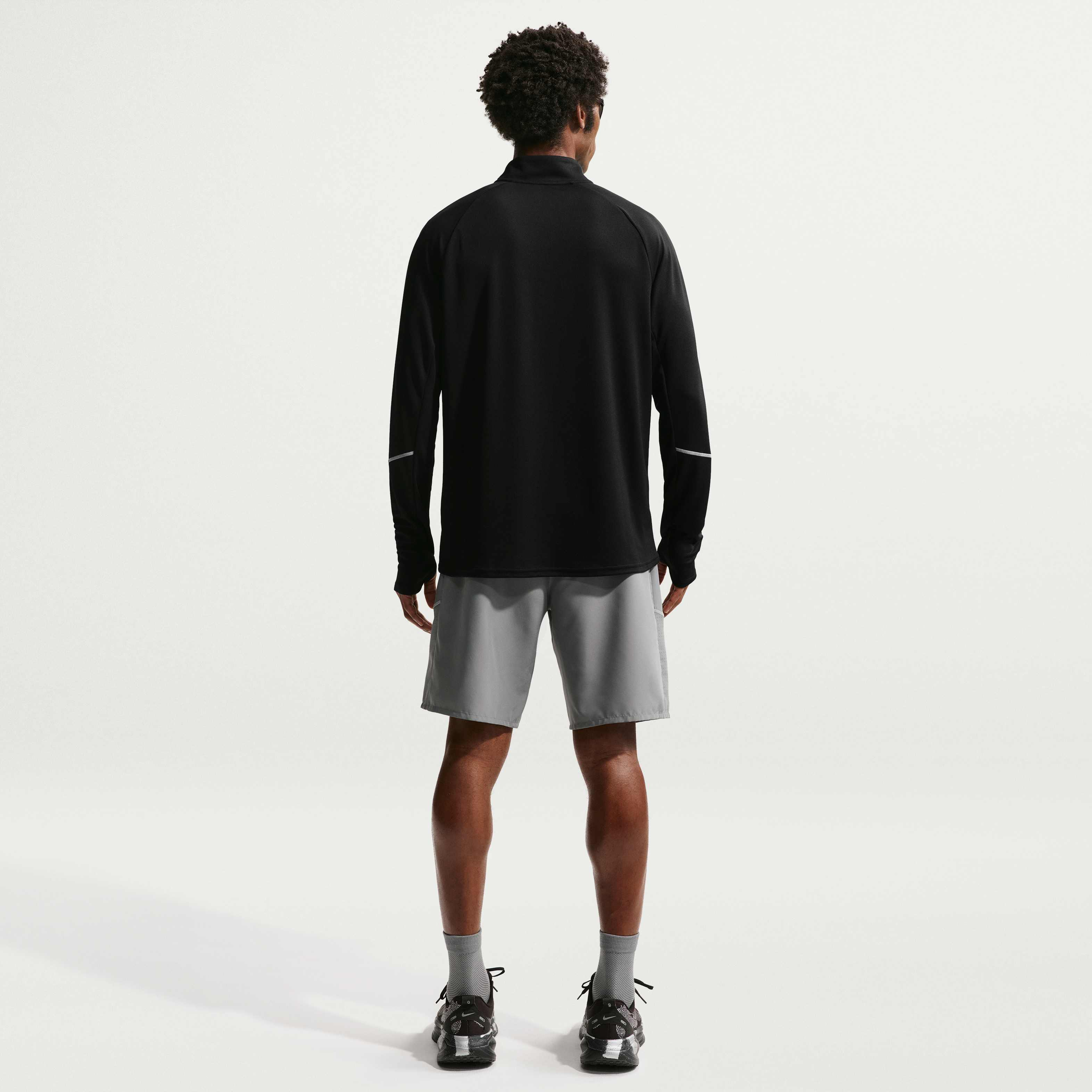 نايكي ميلر image number 4