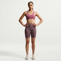 Nike Universa
