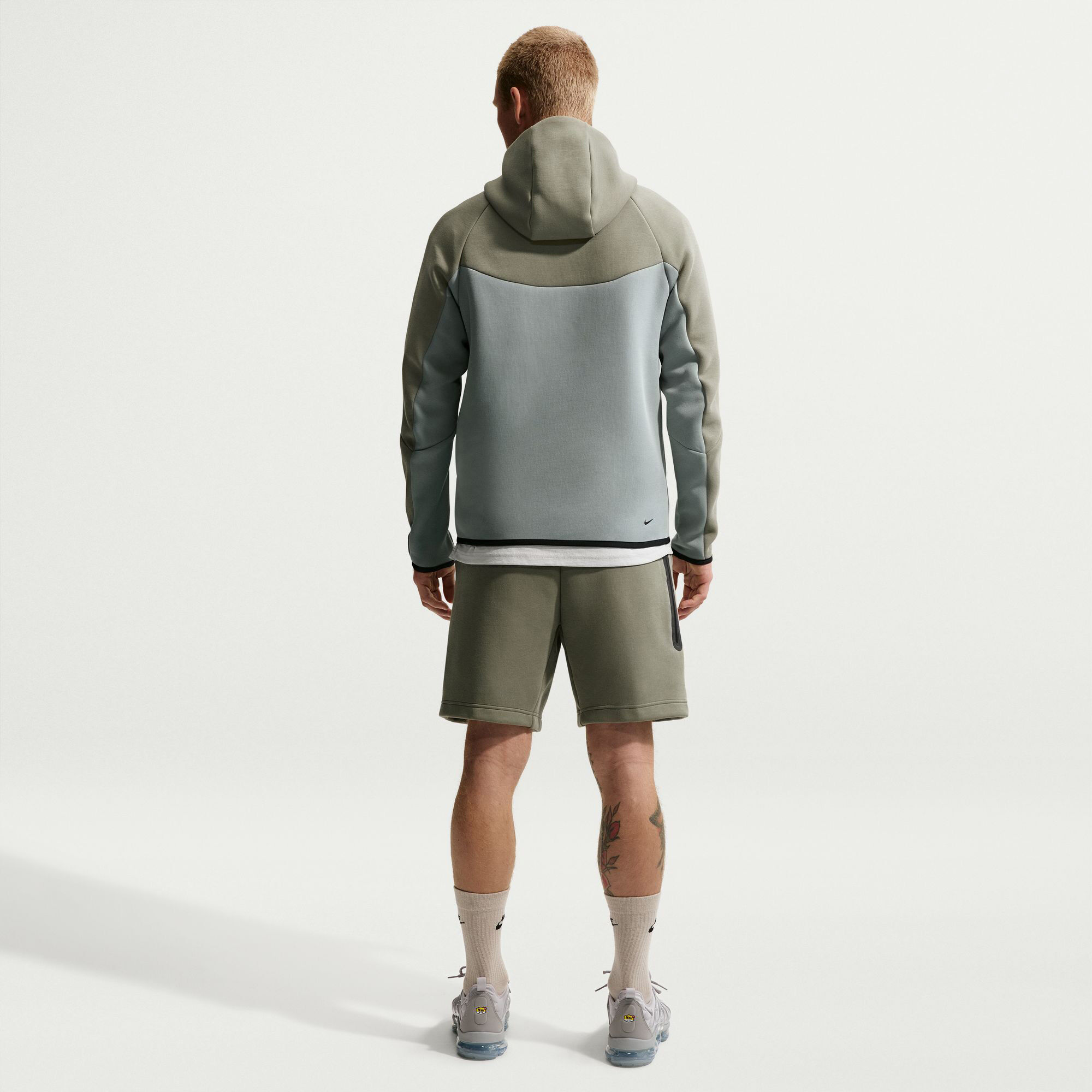 Nike Tech image number 1