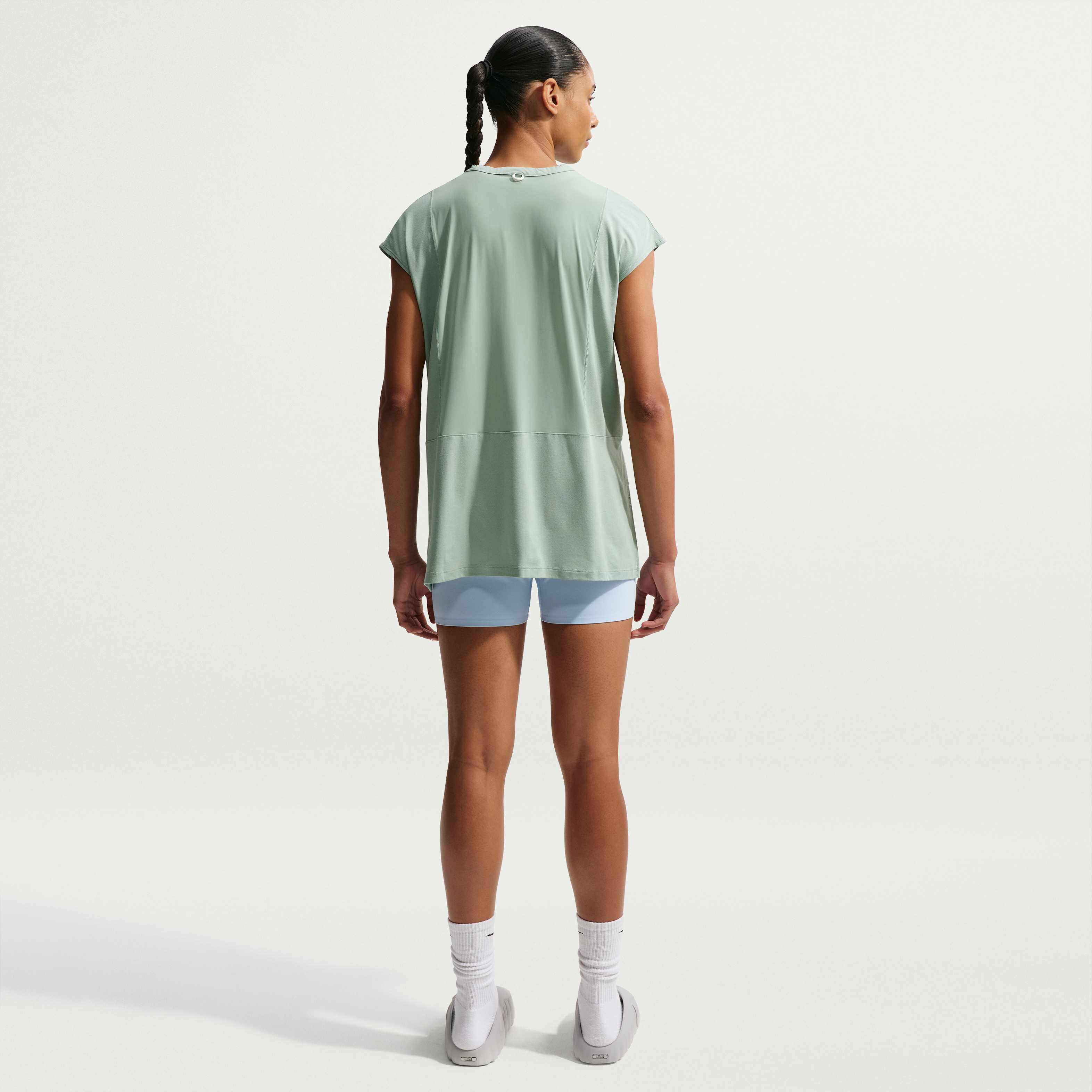 نايكي 24.7 امبوسبلي سوفت image number 4