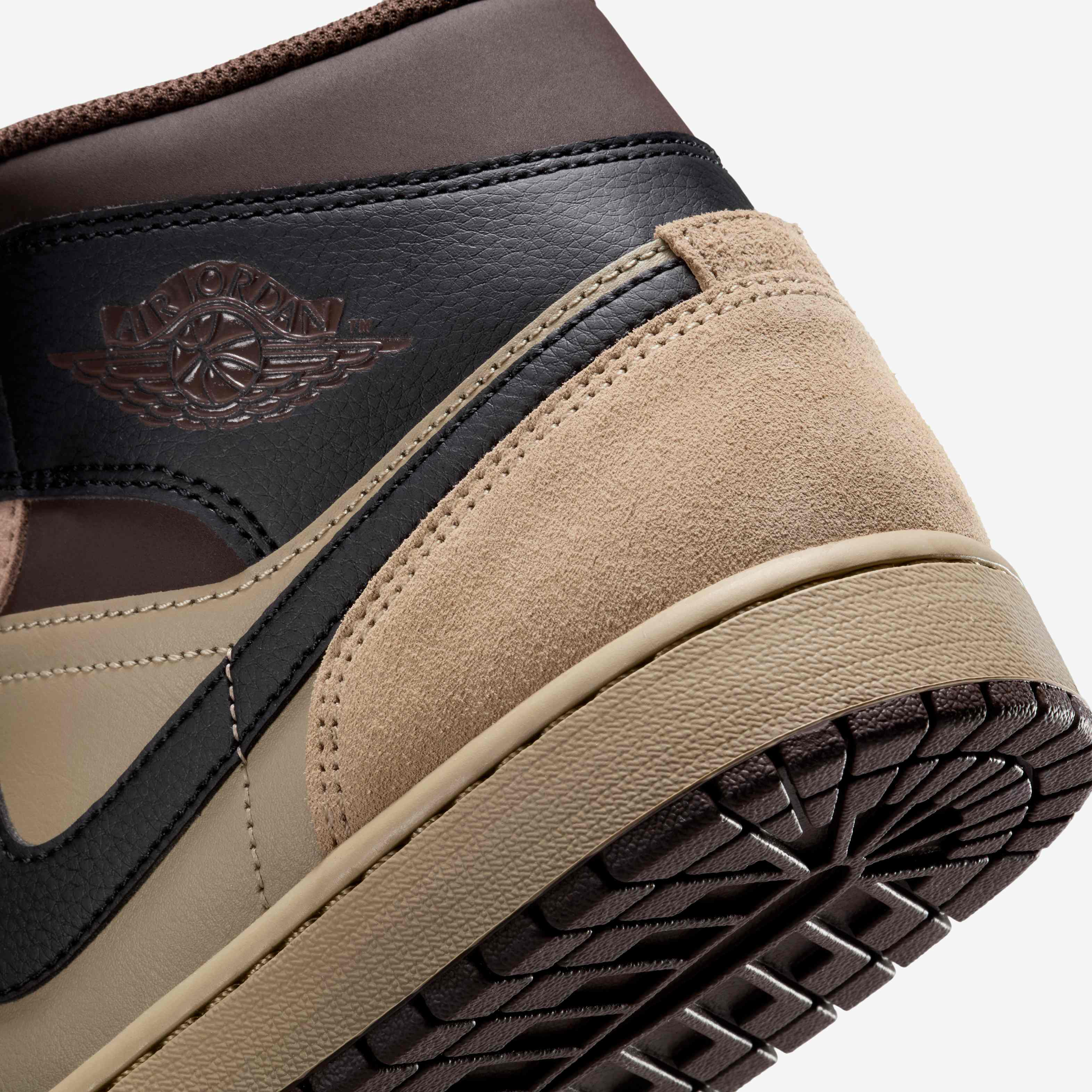 Air Jordan 1 Mid image number 7