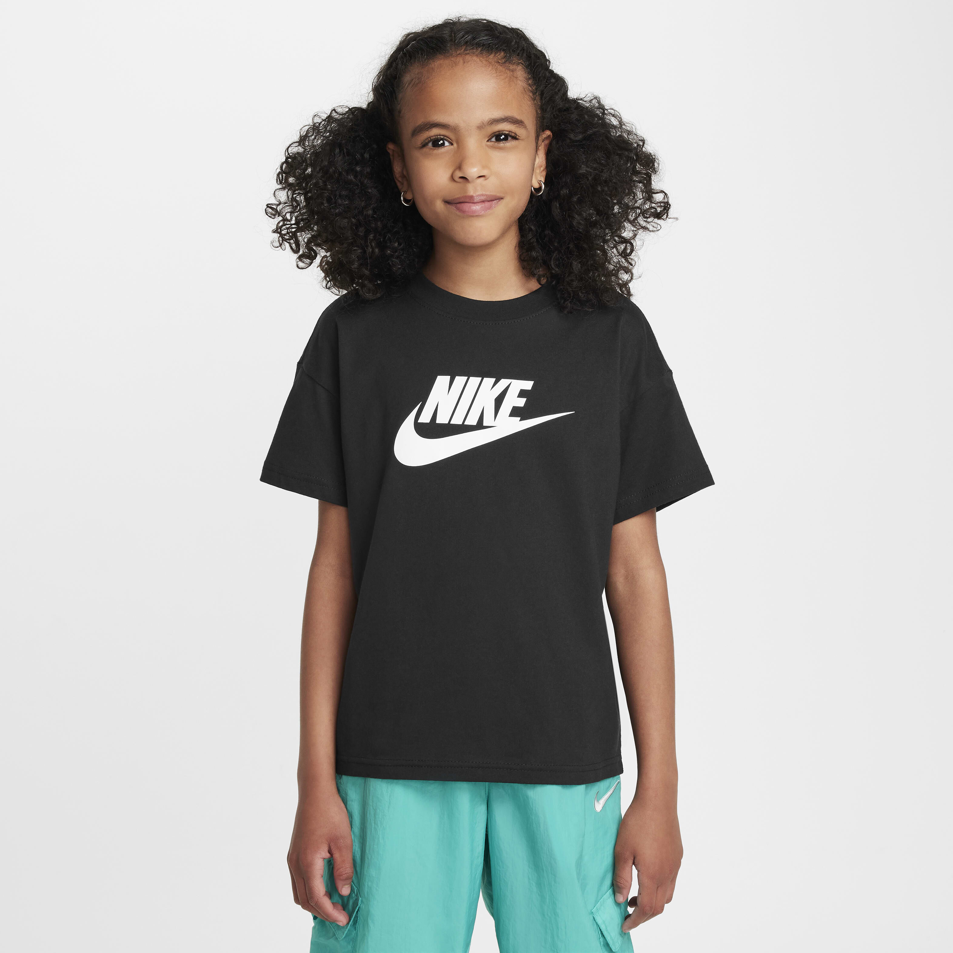 Girls nike t shirt deals