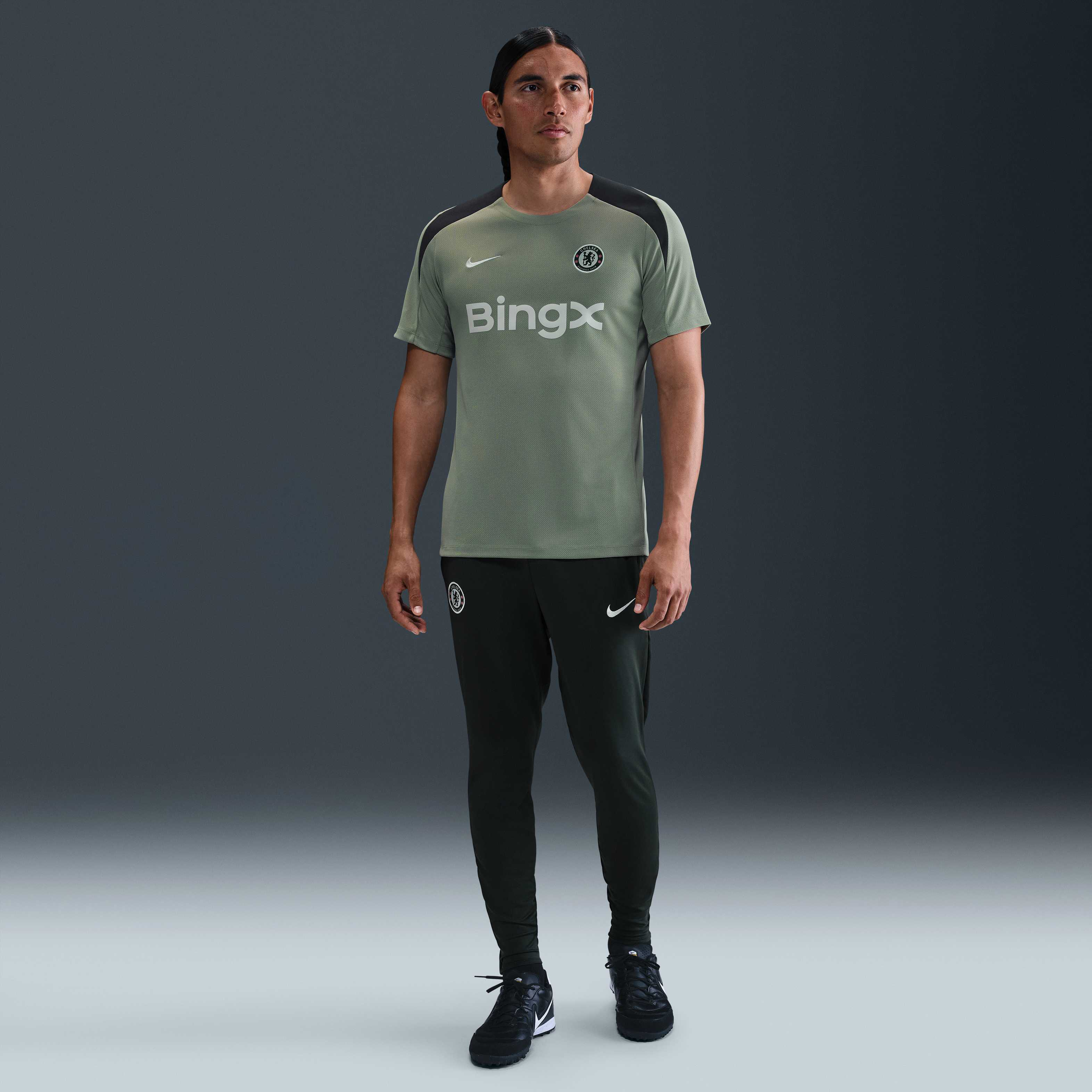 Chelsea F.C. Strike image number 3