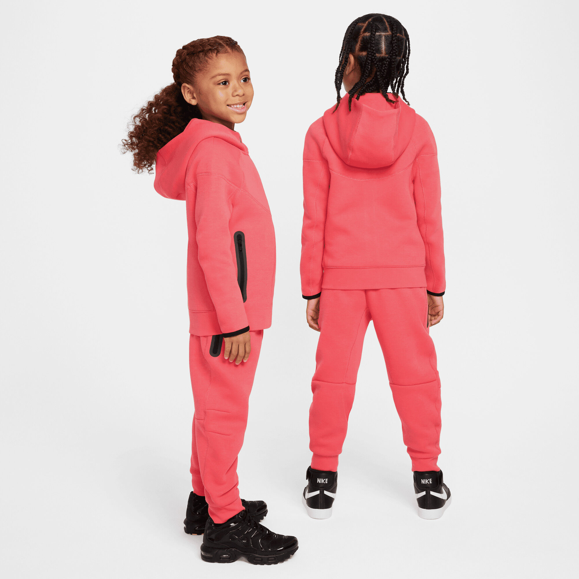 نايكي سبورتسوير image number 1