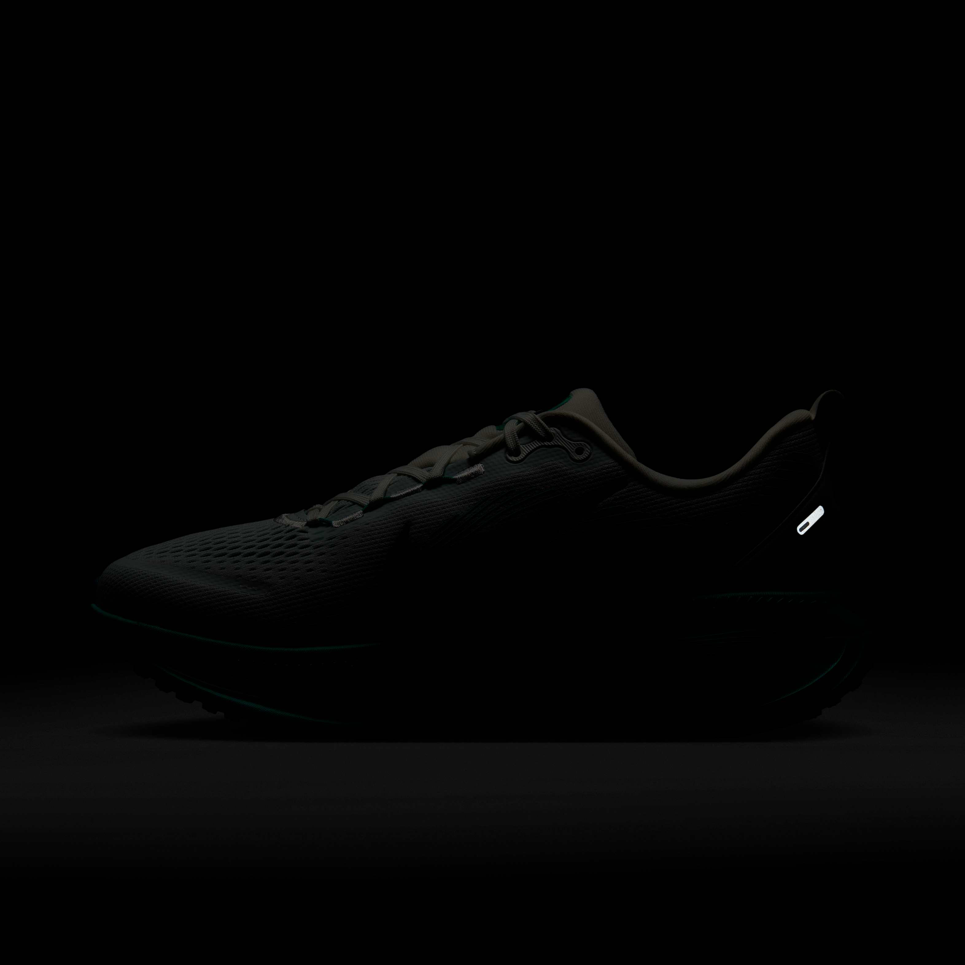 Nike Vomero 18 image number 10