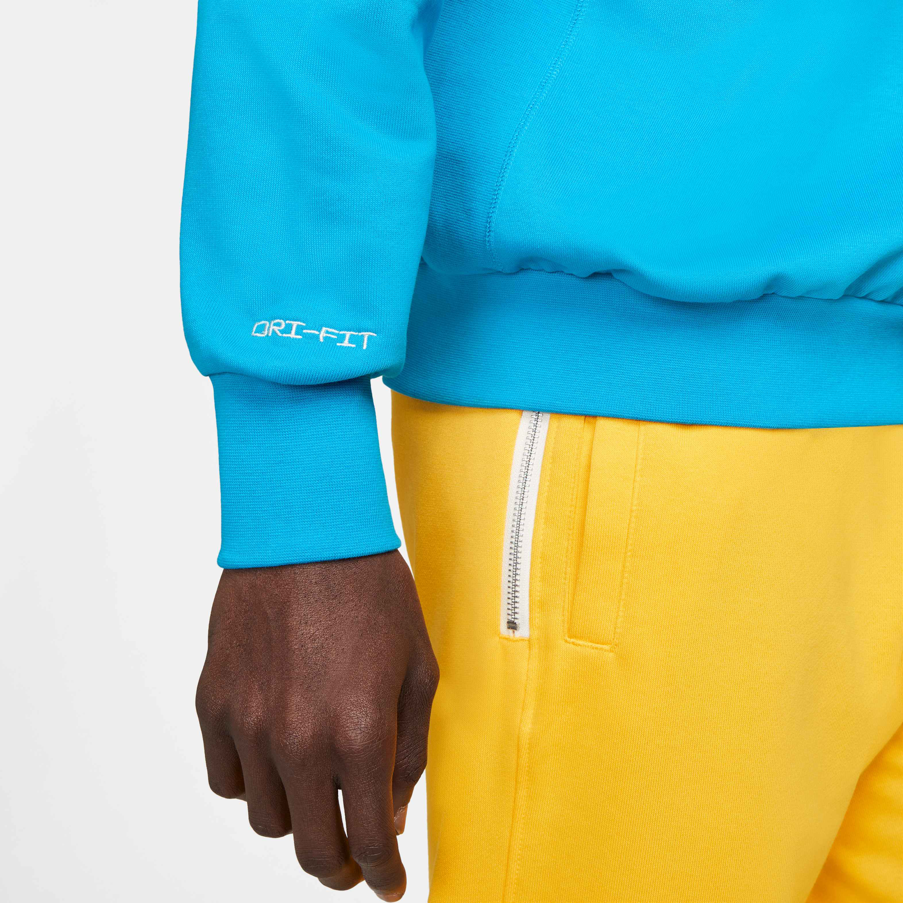 Nike Standard Issue image number 4