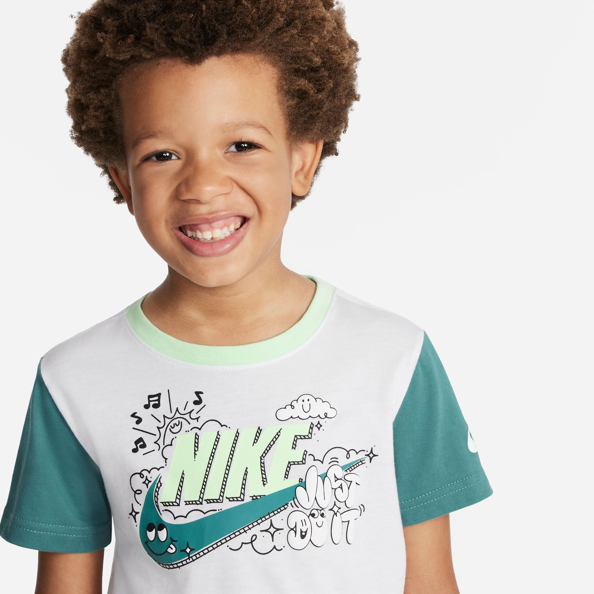 Nike Sportswear Create Your Own Adventure image number 2