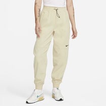 Nike Sportswear Swoosh