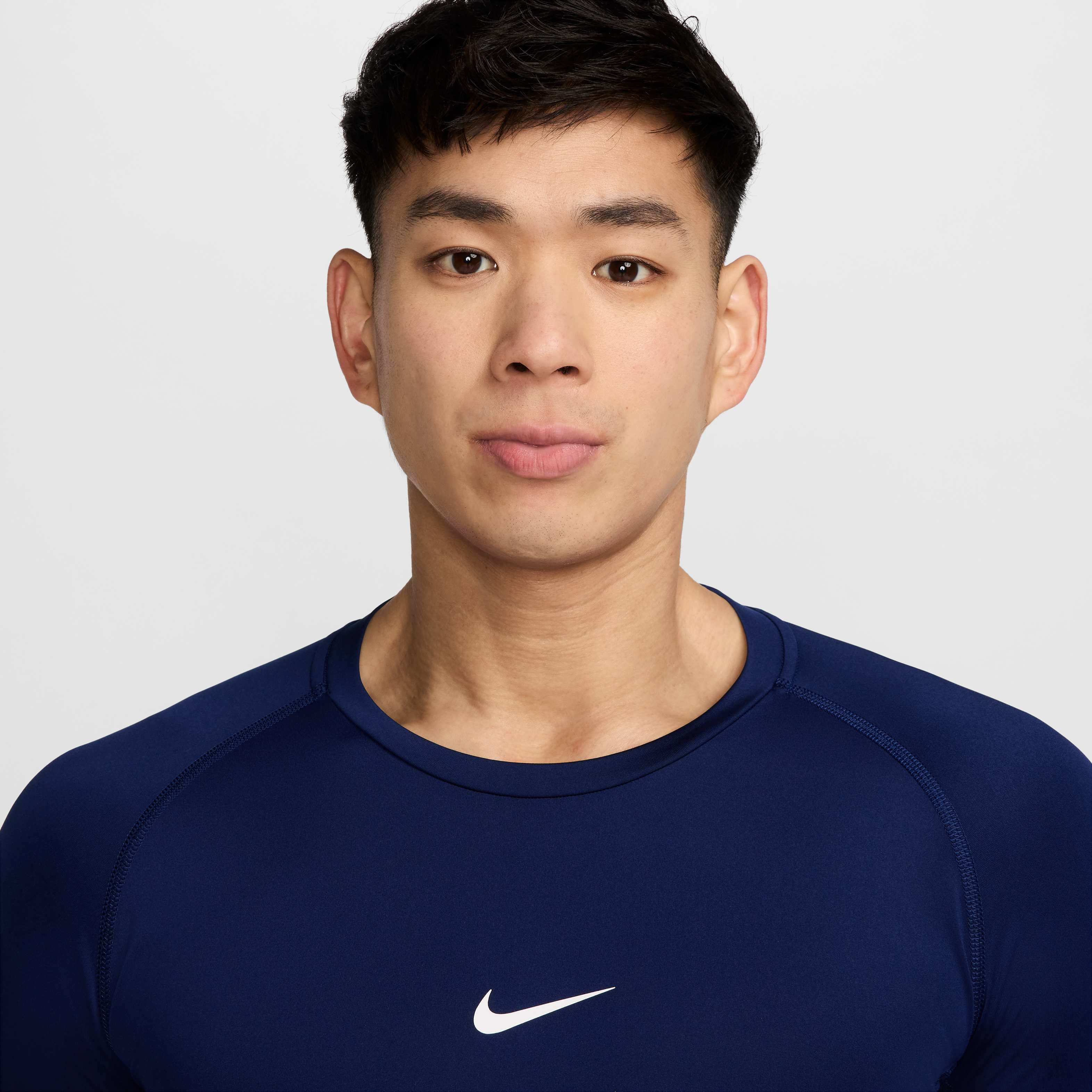 Nike Pro image number 2