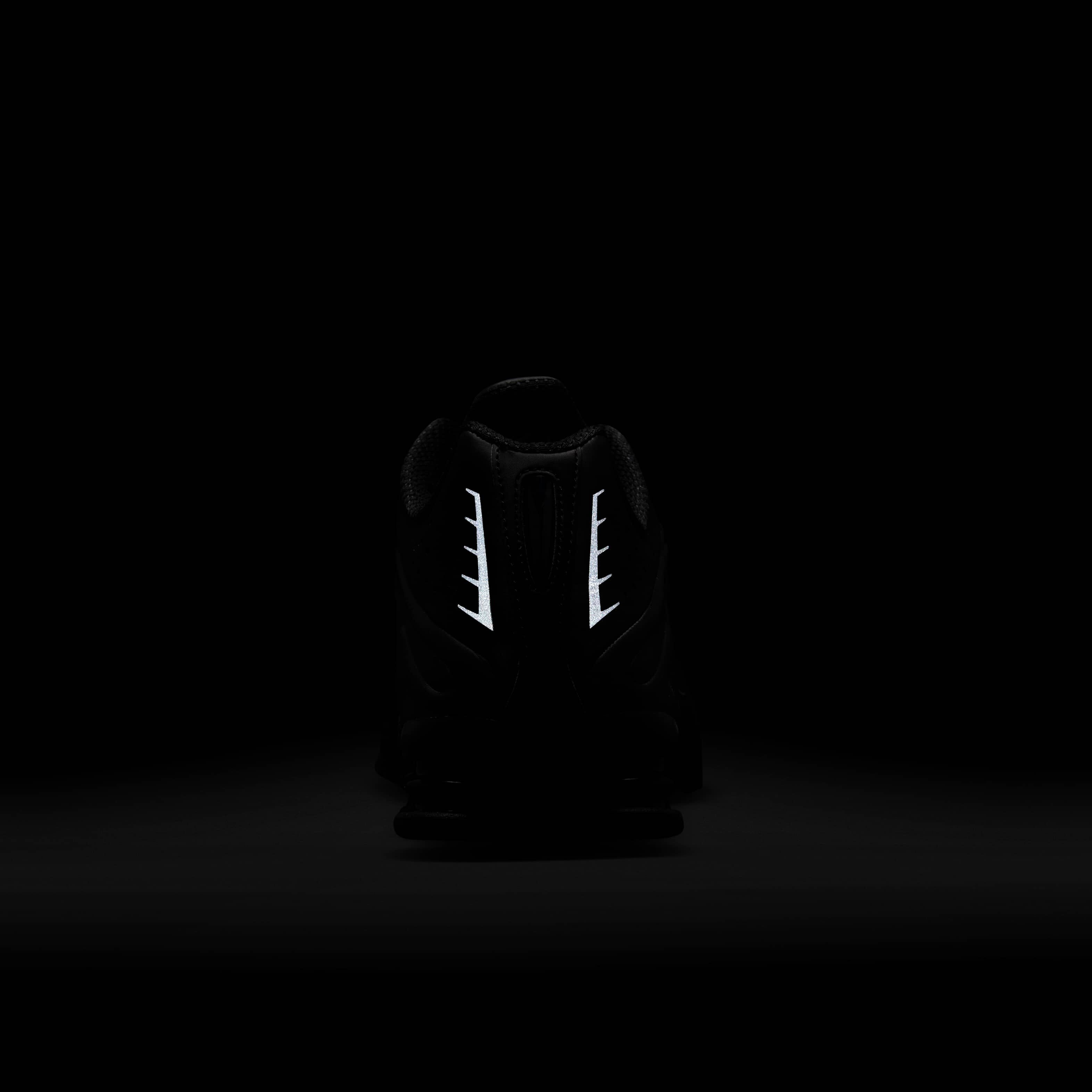 Nike Shox R4 image number 9