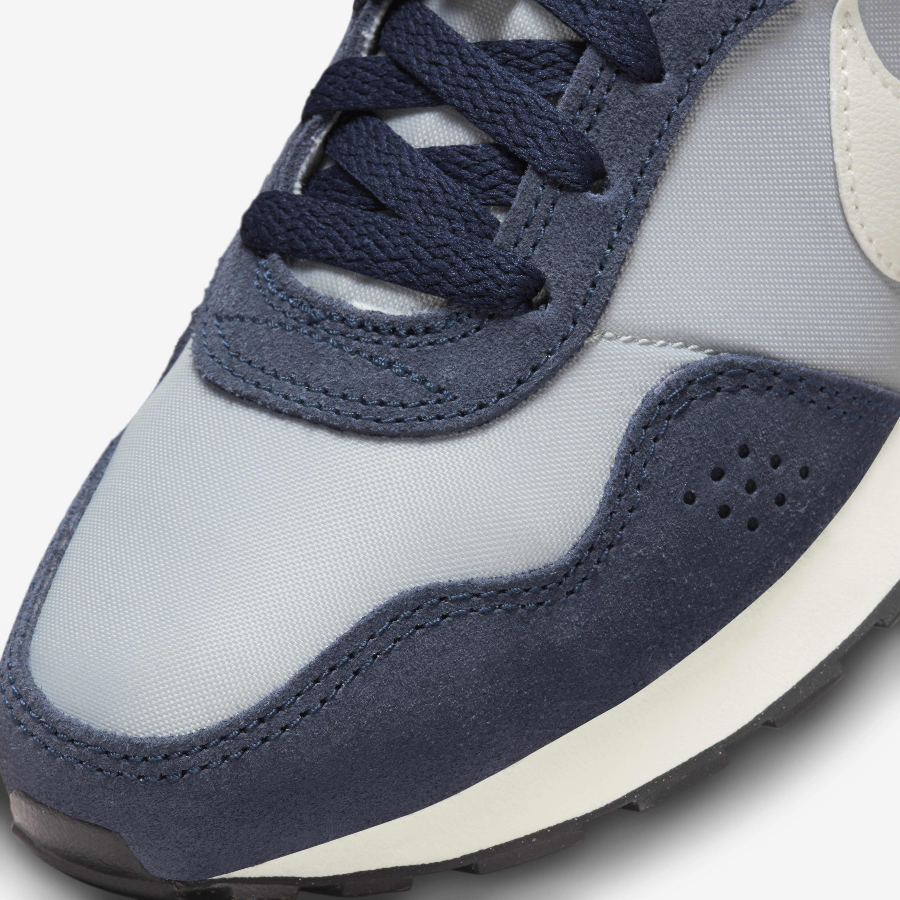 Buy Nike MD Valiant Older Kids Shoe Nike Qatar Official