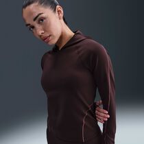 Nike Universa