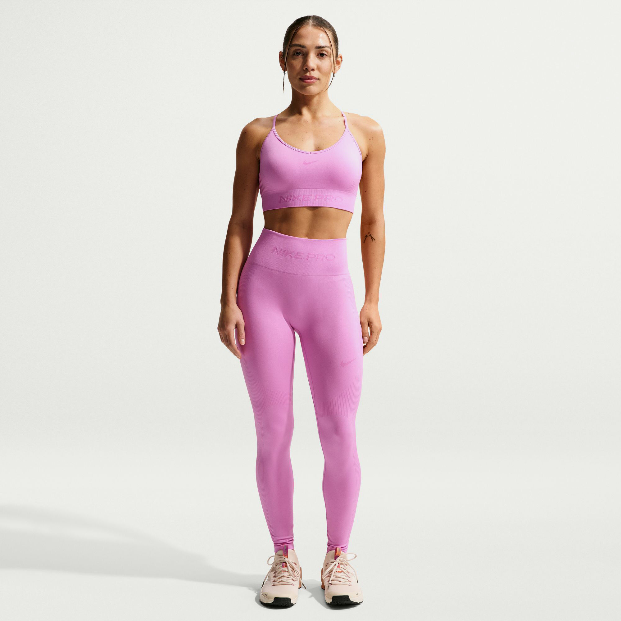 Nike Pro Seamless image number 0