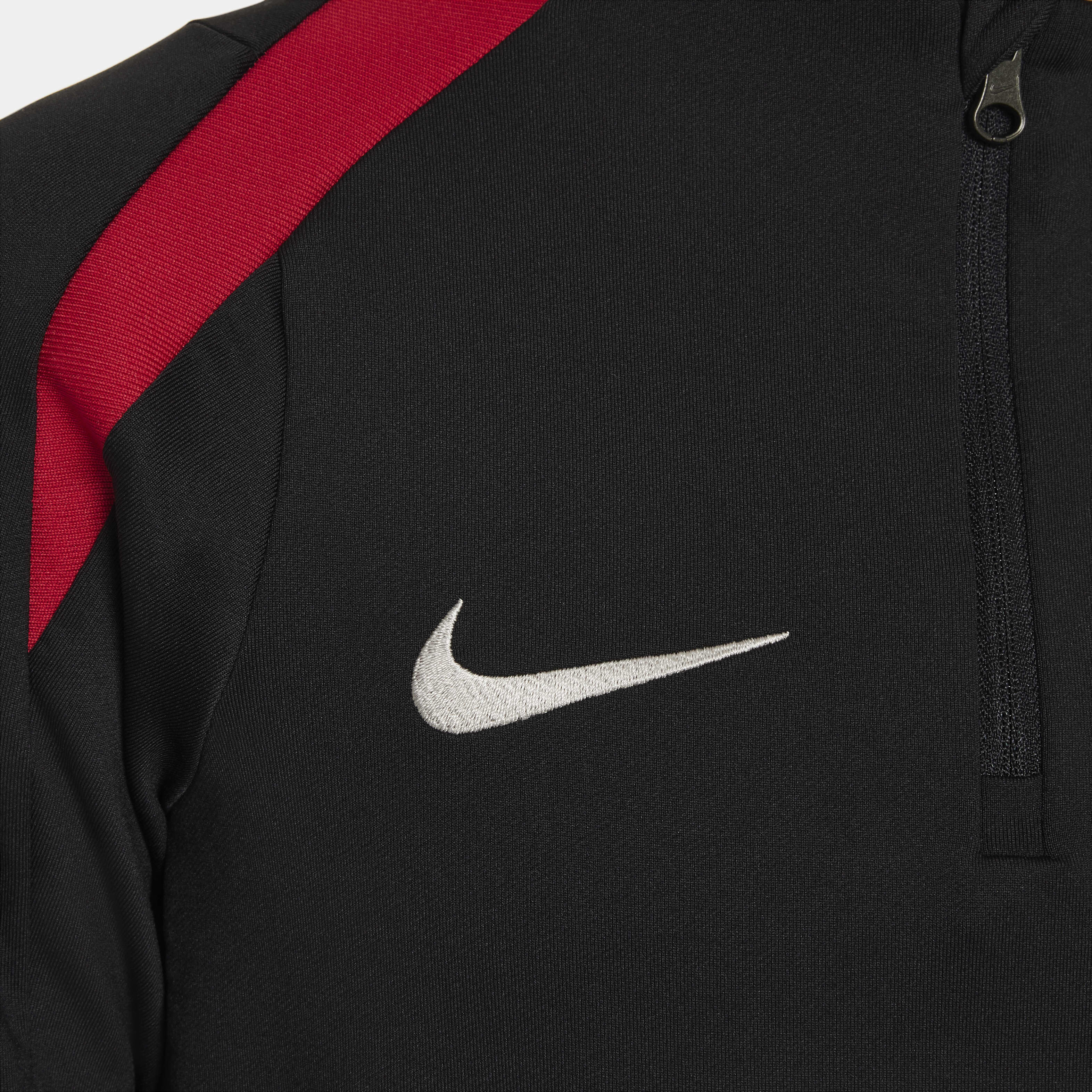 Liverpool F.C. Strike image number 3