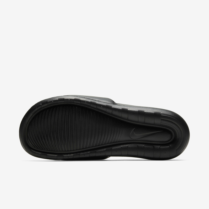 Nike Victori One image number 2 Nike Victori One image number 2