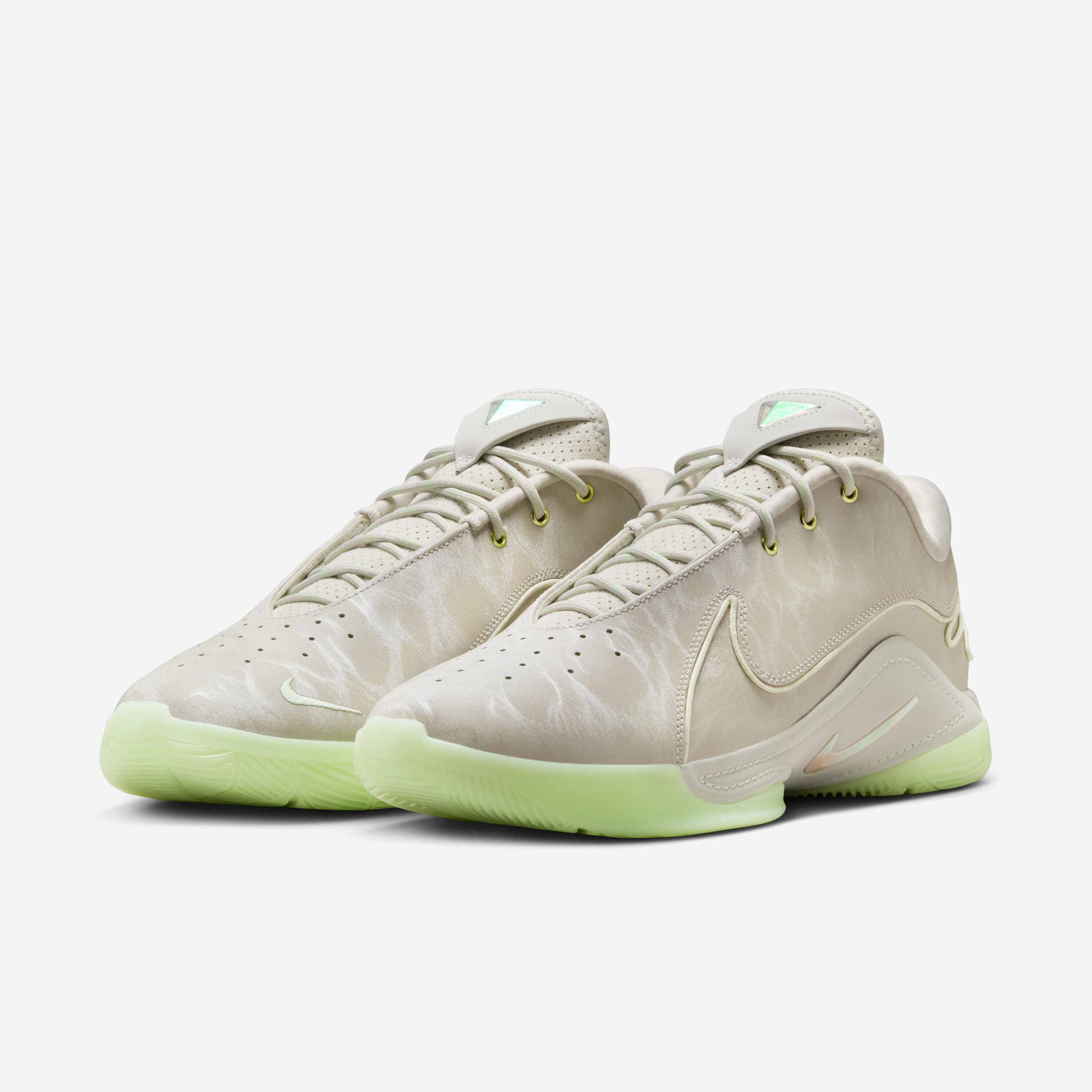 ليبرون XXII 'تانل فيجن' image number 4