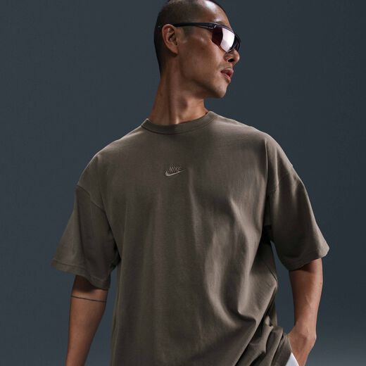 Nike Sportswear Premium Essentials