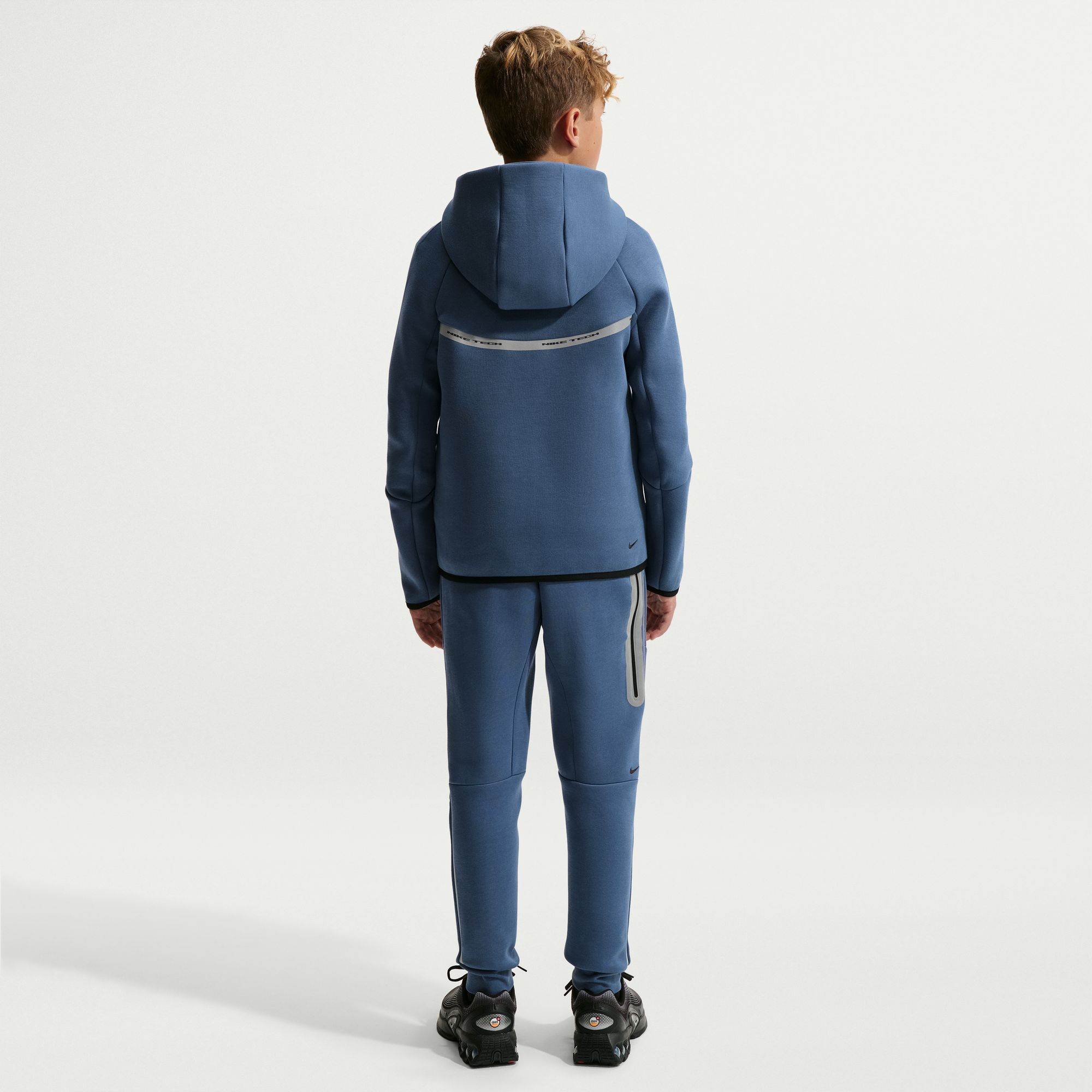 Nike Sportswear Tech Fleece image number 1